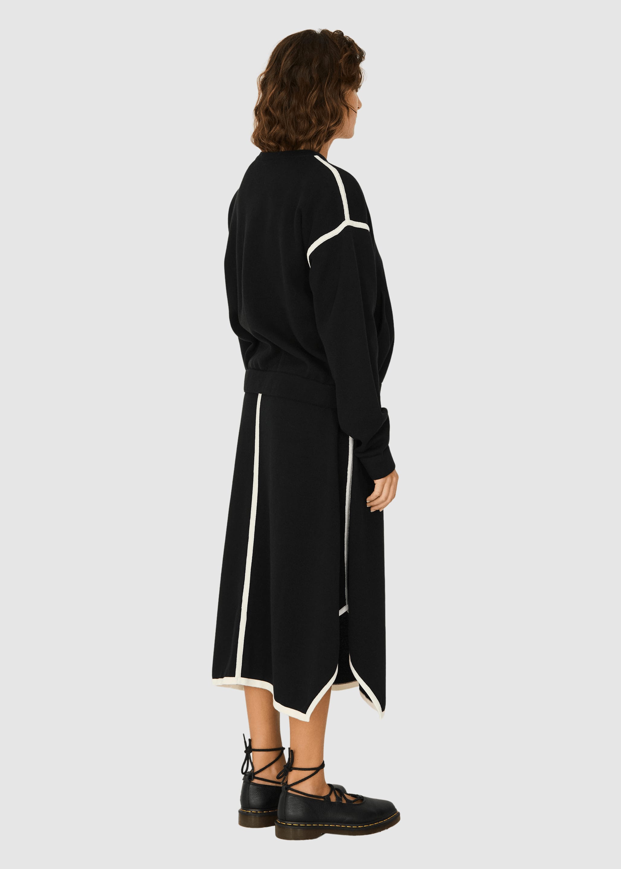 skfk-galar-sweater-black-3.jpeg Galar- Sweater Black