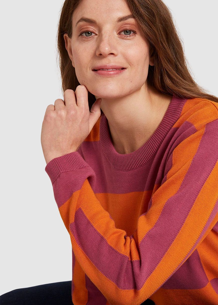 Strickpullover im Block Design Strickpullover im Block Design