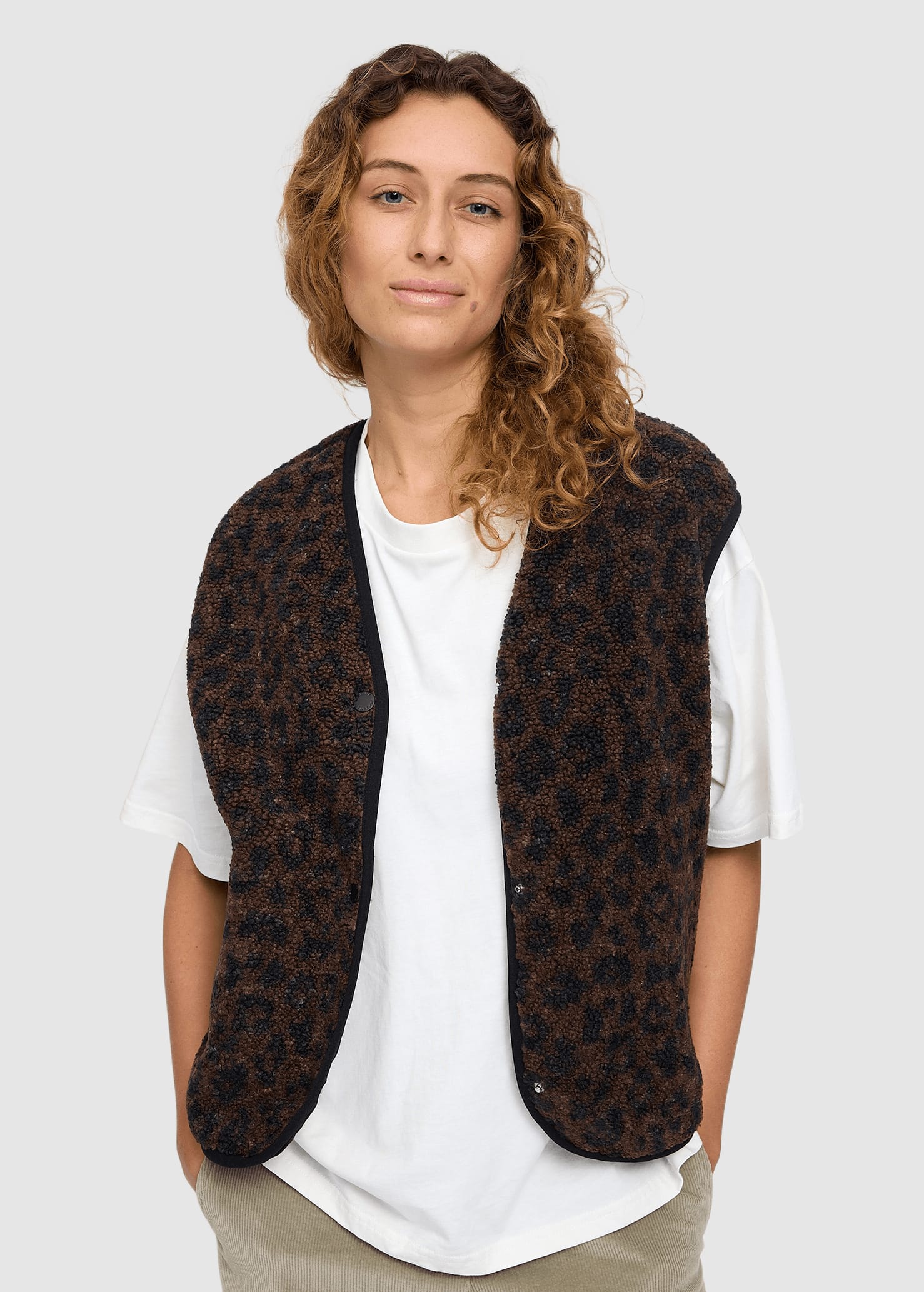 mazine-printed-teddy-fleece-vest-chocolate-brown-printed-5.jpeg Printed Teddy-Fleece Vest Chocolate Brown Printed