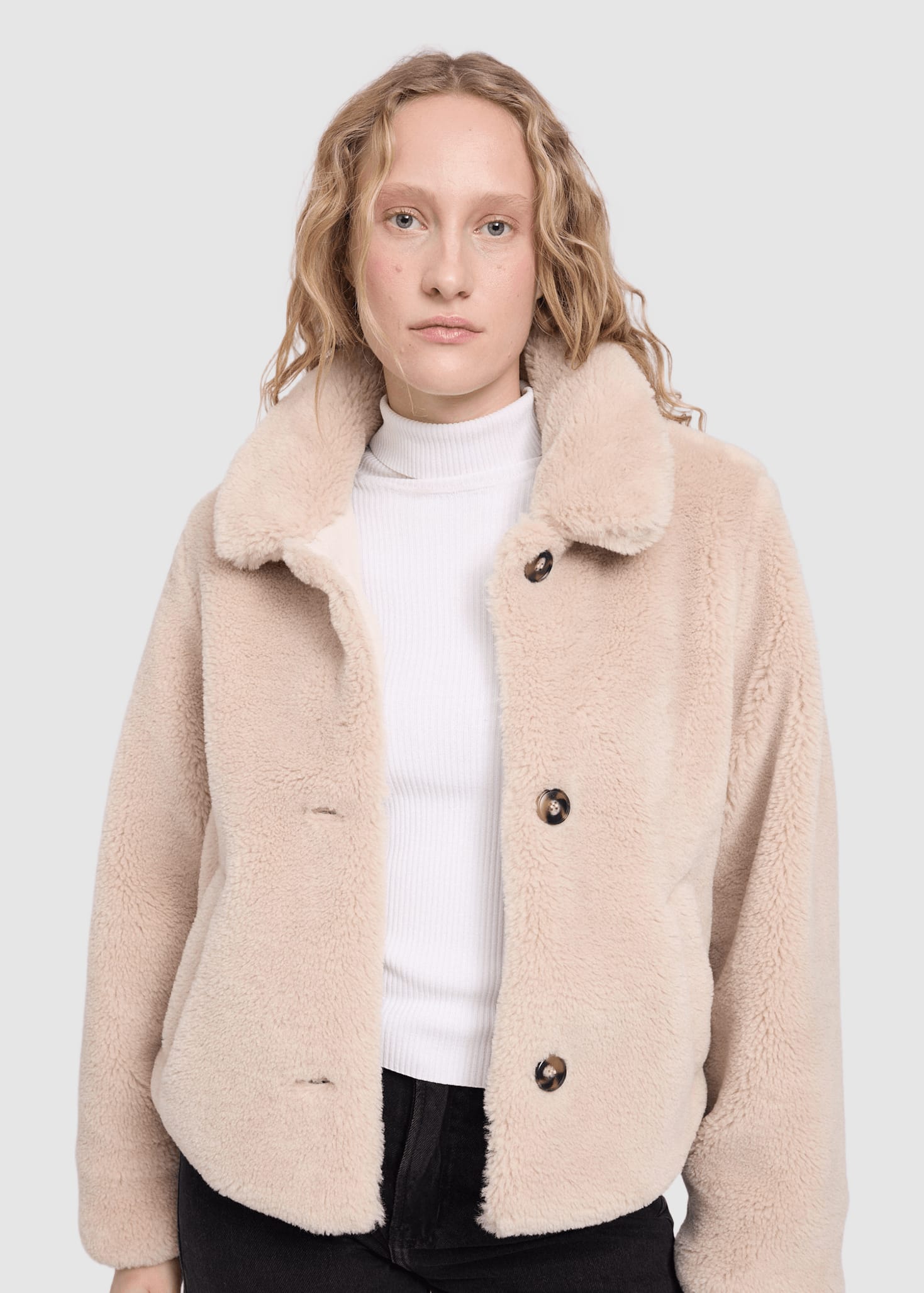 mazine-faux-fur-button-jacket-natural-3.jpeg Faux-Fur Button Jacket Natural
