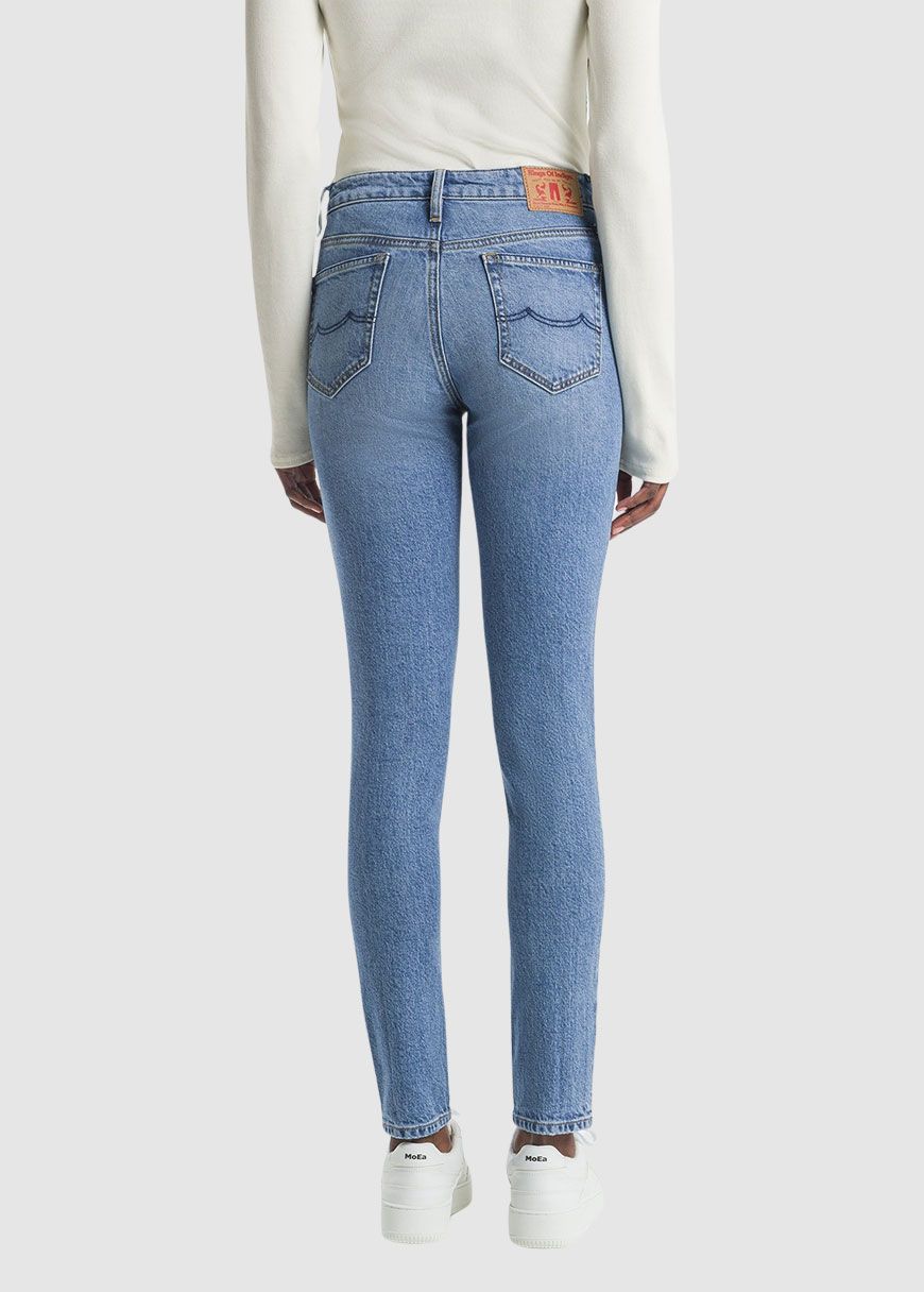 Juno Medium Juno Medium