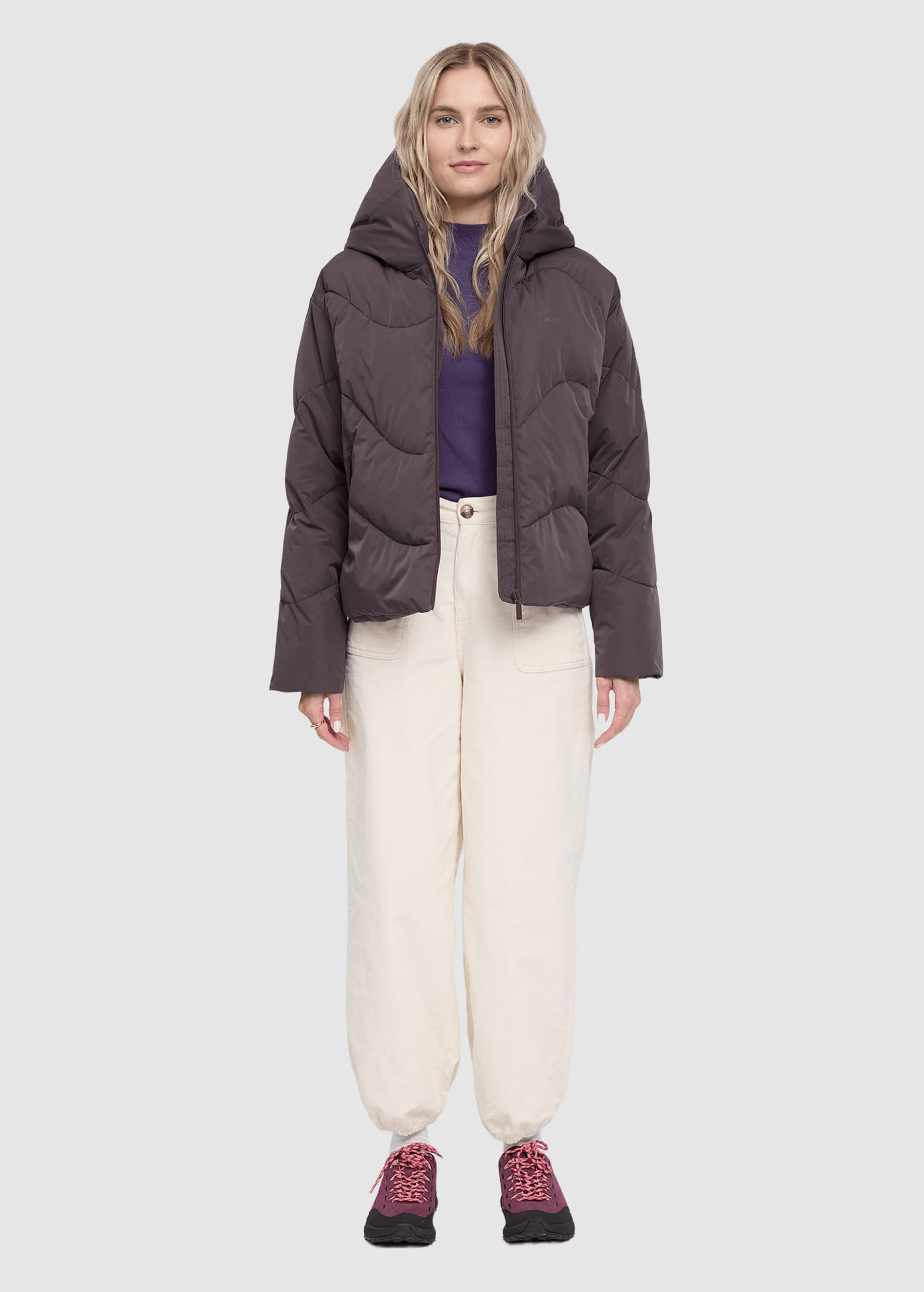 mazine-waves-quilt-short-puffer-jacket-eggplant-4.jpeg Waves Quilt Short Puffer Jacket Eggplant