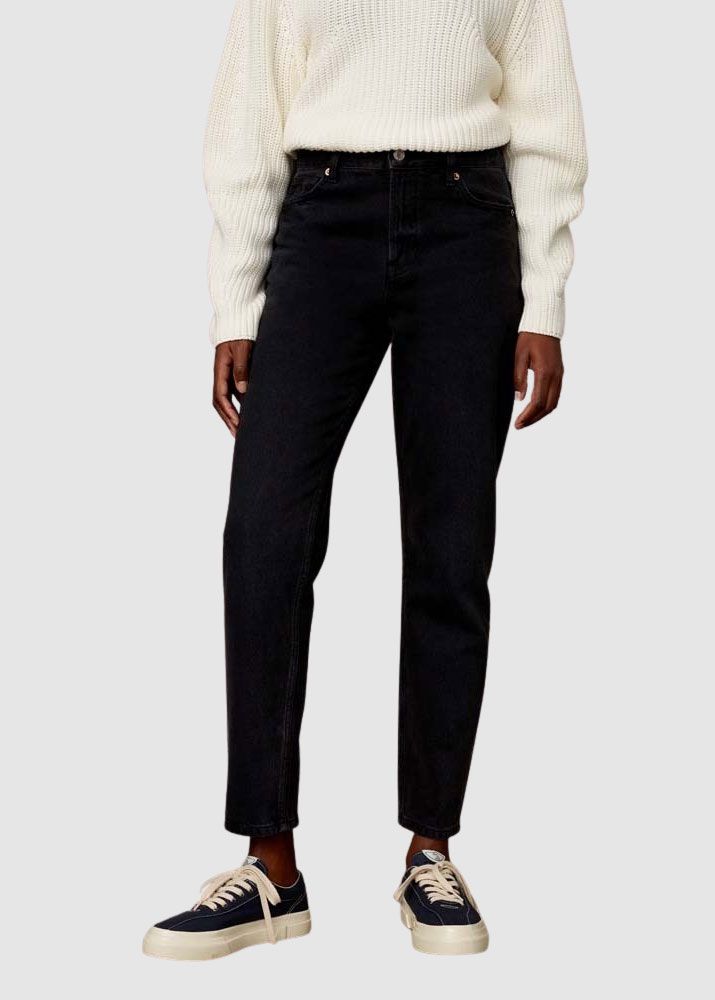 Caroline Cropped Caroline Cropped