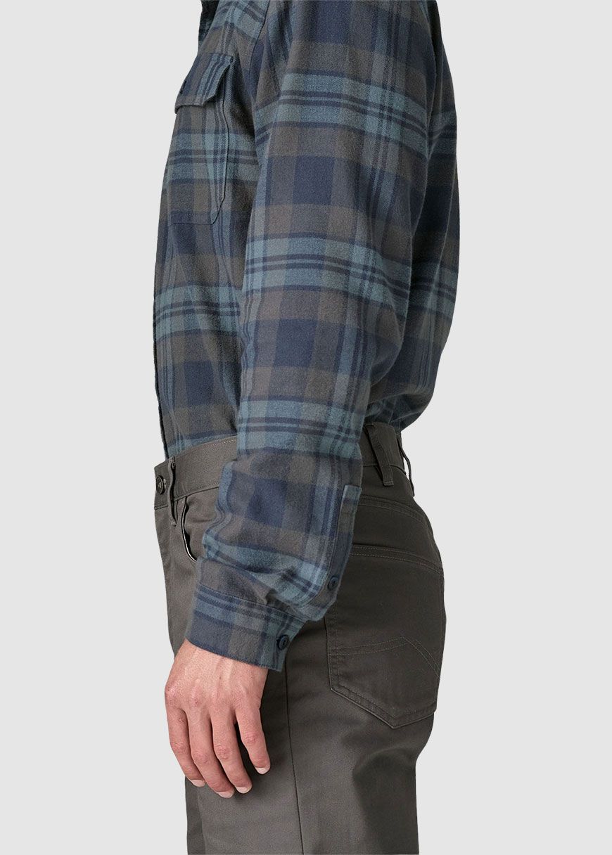 patagonia_m_s_l_s_lw_fjord_flannel_shirt_AW_25_PAT_42410_Paw_Smolder_Blue_5_6feaa14693 M's L/S LW Fjord Flannel Shirt