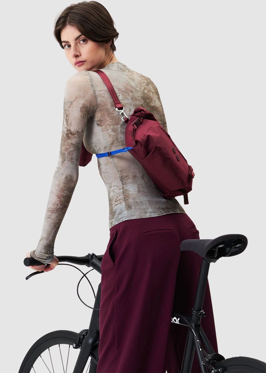 pinqponq_aksel_AW_25_PP_PPC_AKS_001_Changeant_Glazed_Red_7_ba7529fdb0 Aksel