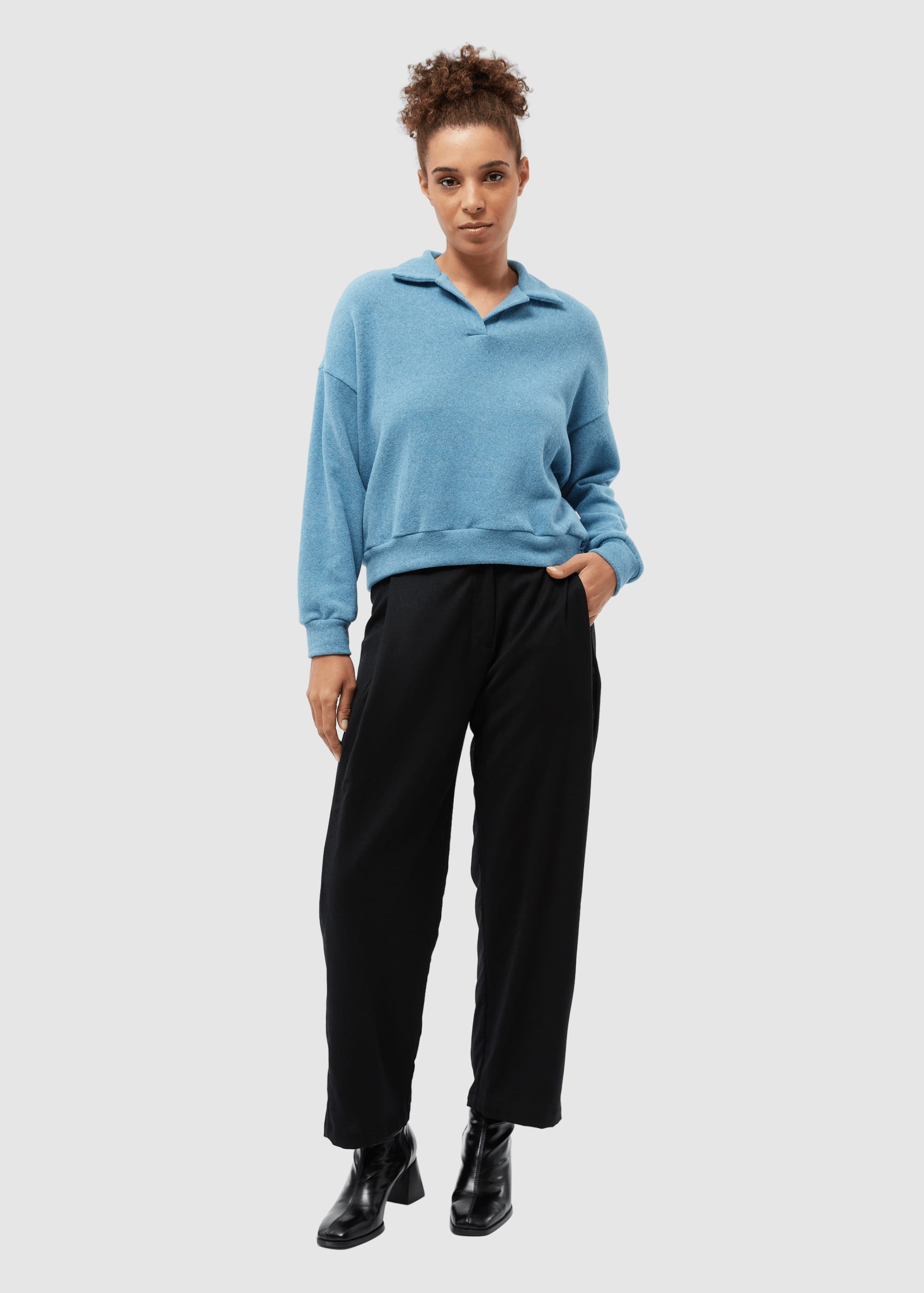 givn-gbresa-frosty-blue-3.jpeg Gbresa Frosty Blue