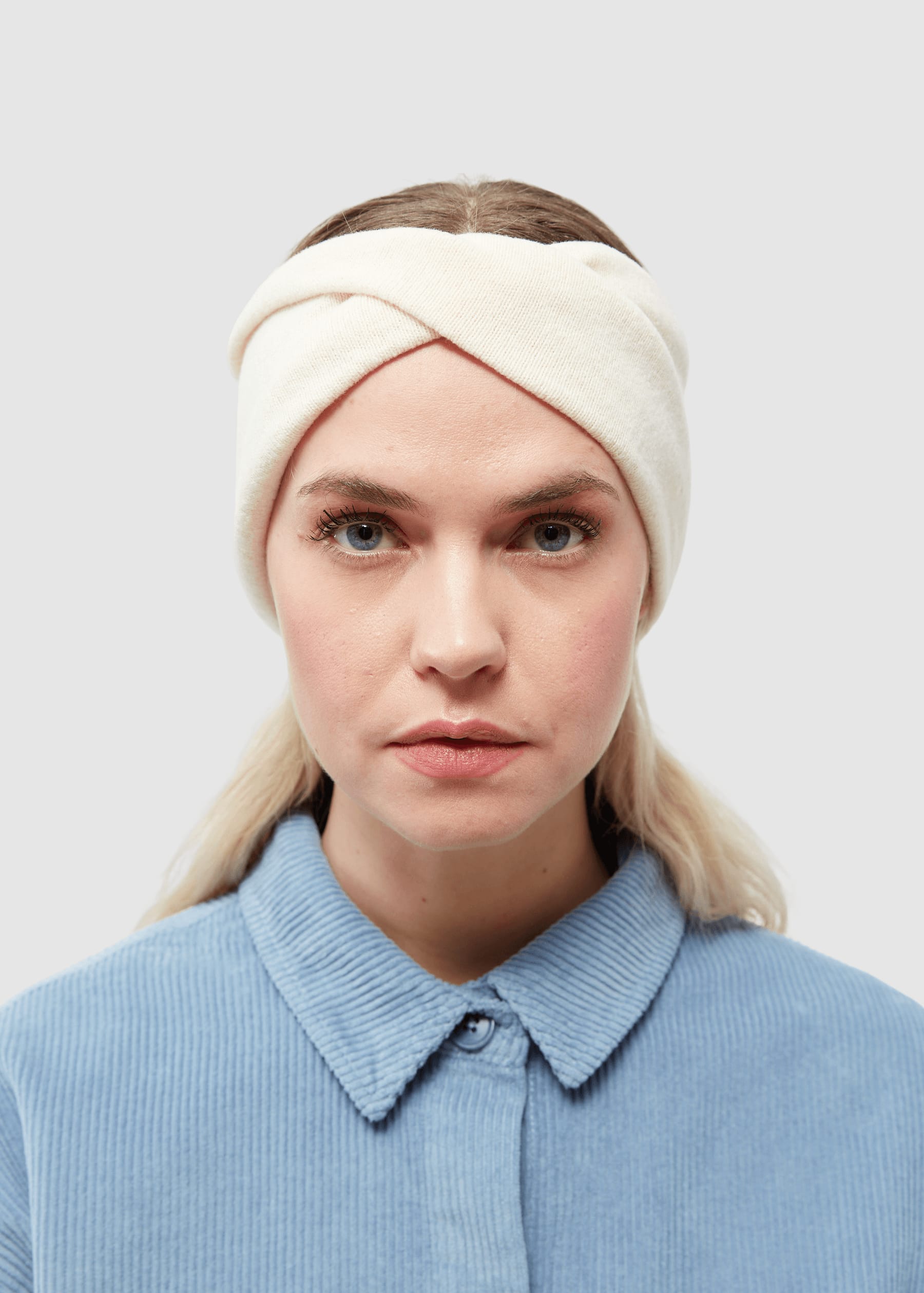 Gbbeth Off White