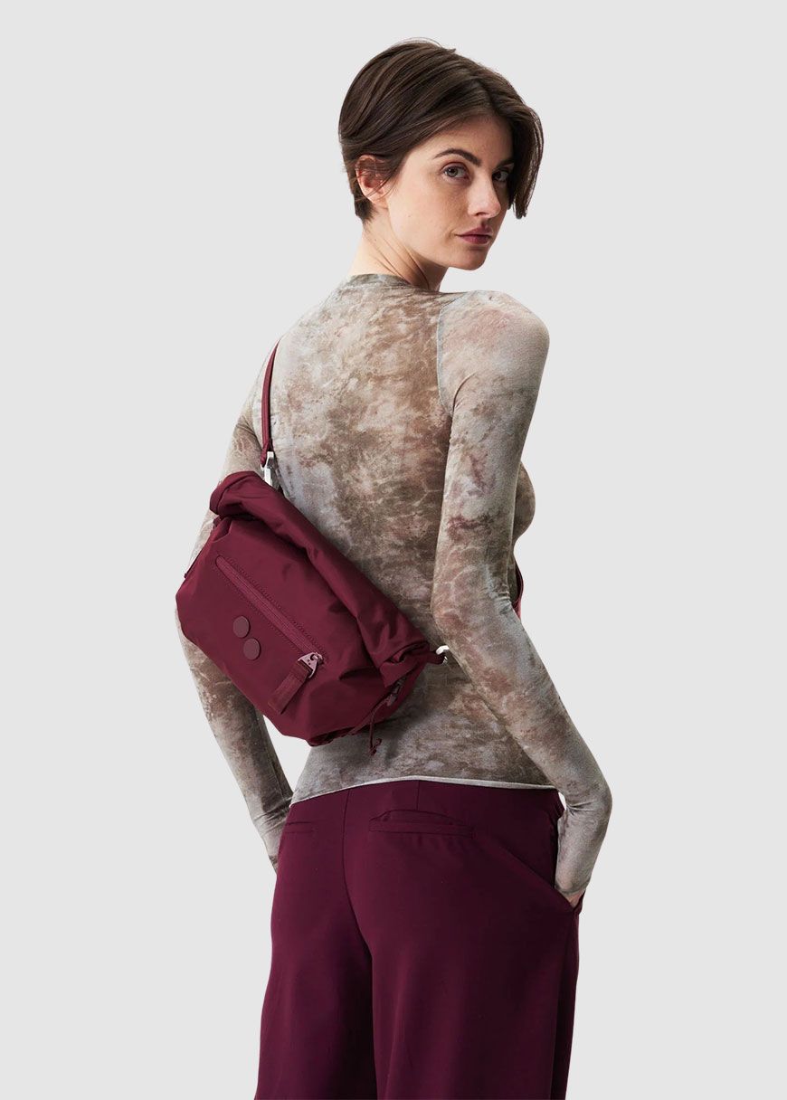 pinqponq_aksel_AW_25_PP_PPC_AKS_001_Changeant_Glazed_Red_6_8e4132cb4b Aksel