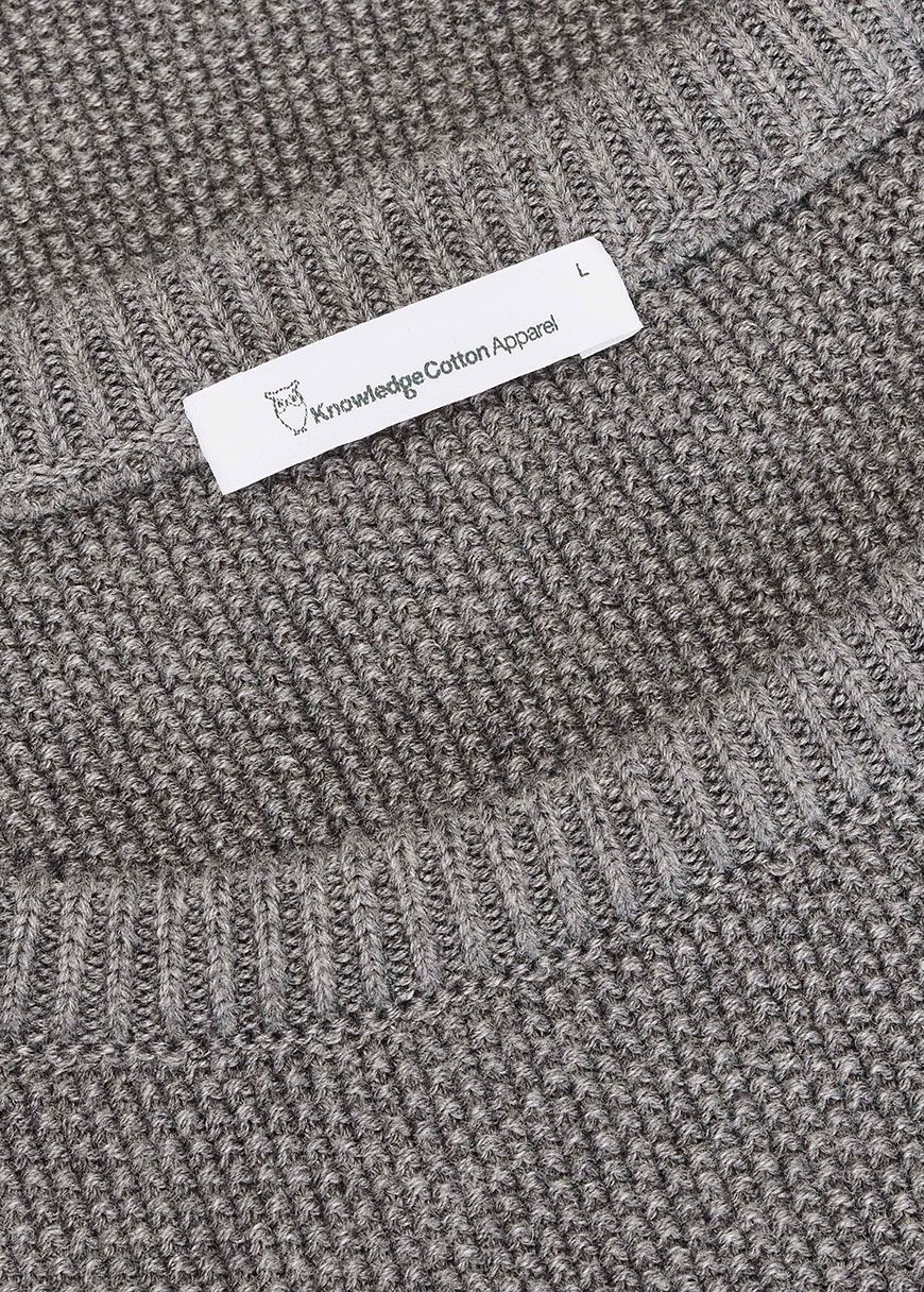 Pique Badge Knit O-Neck Pique Badge Knit O-Neck