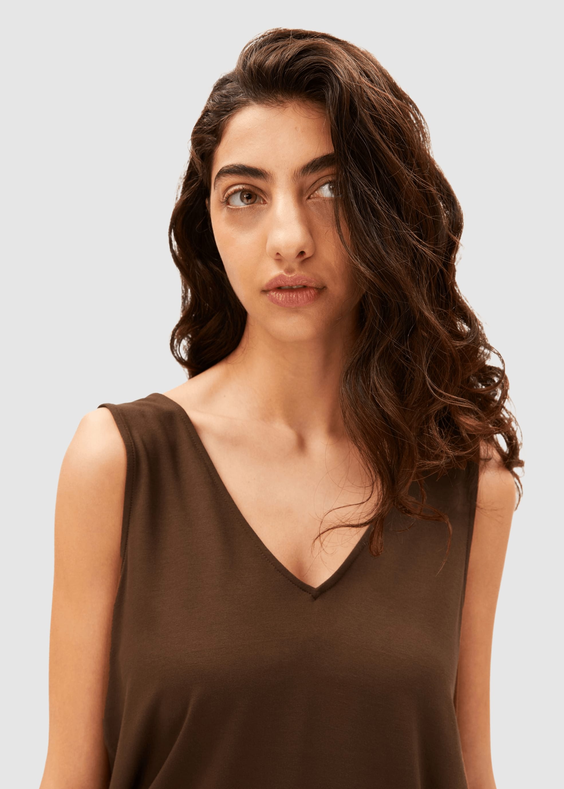 V-Neck Jersey Top Dried Palm V-Neck Jersey Top Dried Palm