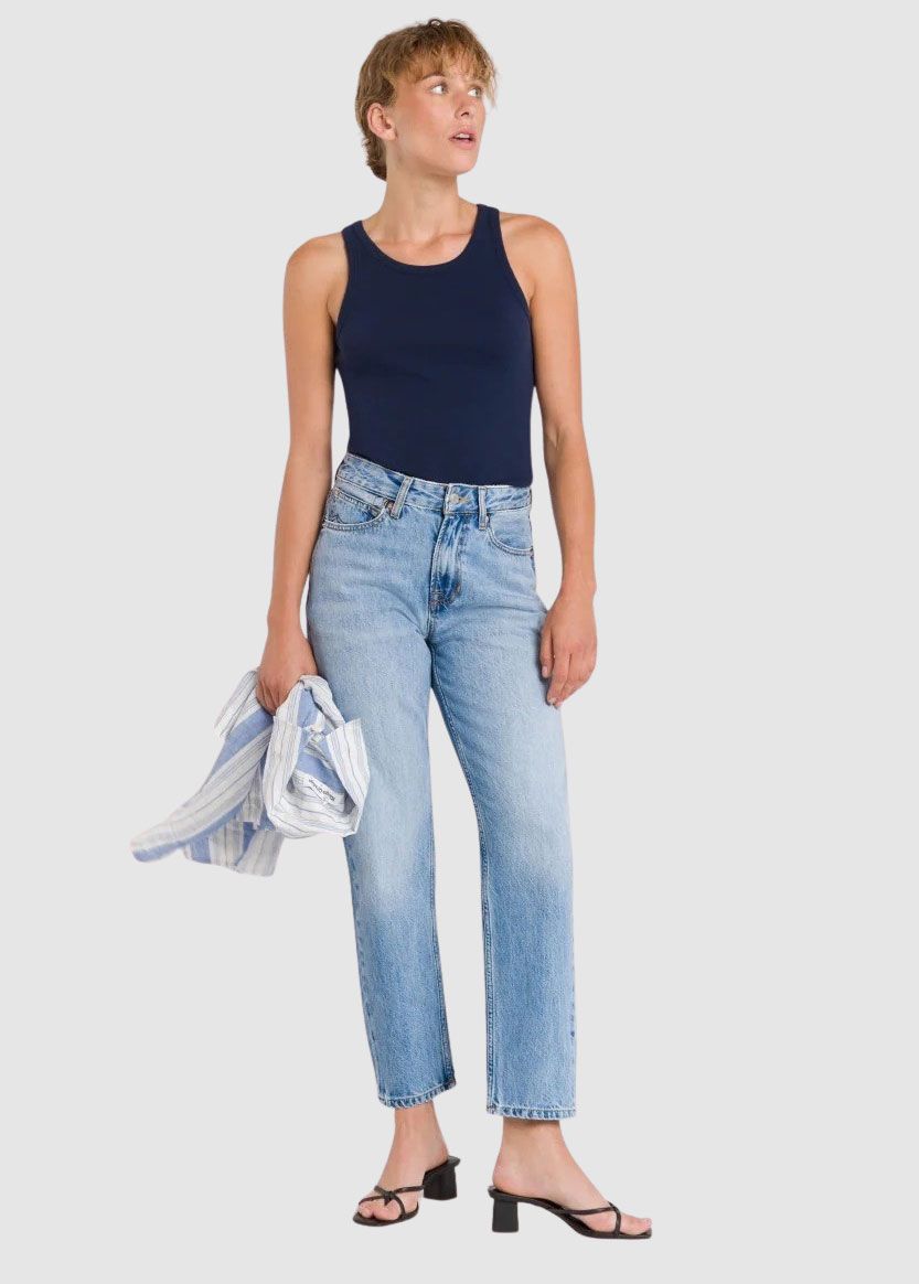 Caroline Cropped