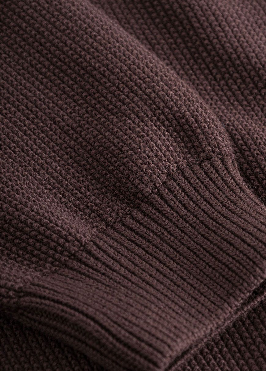 Pique Badge Knit O-Neck Pique Badge Knit O-Neck