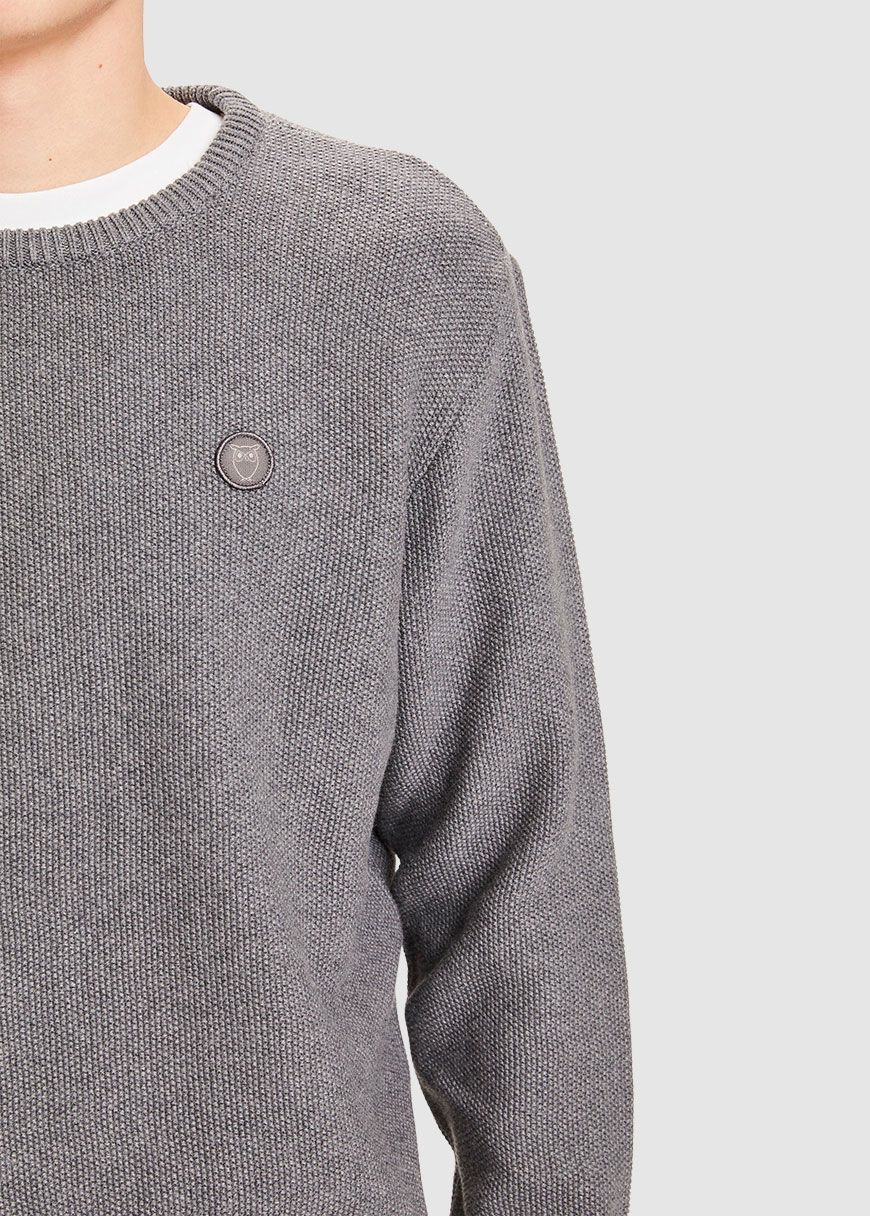 Pique Badge Knit O-Neck Pique Badge Knit O-Neck