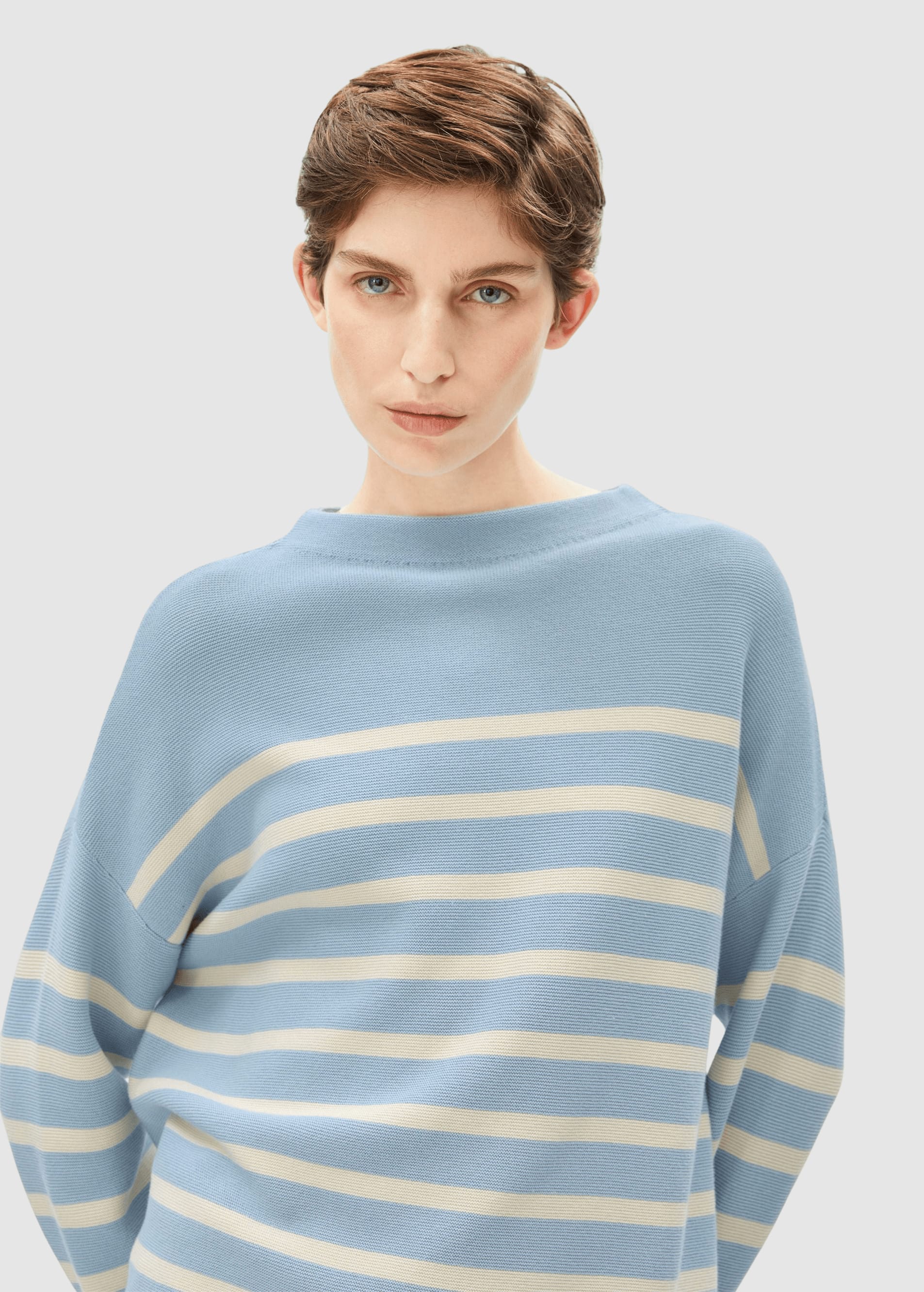 Merinaa Stripes Knit Sweater Blue Glow-Oatmilk
