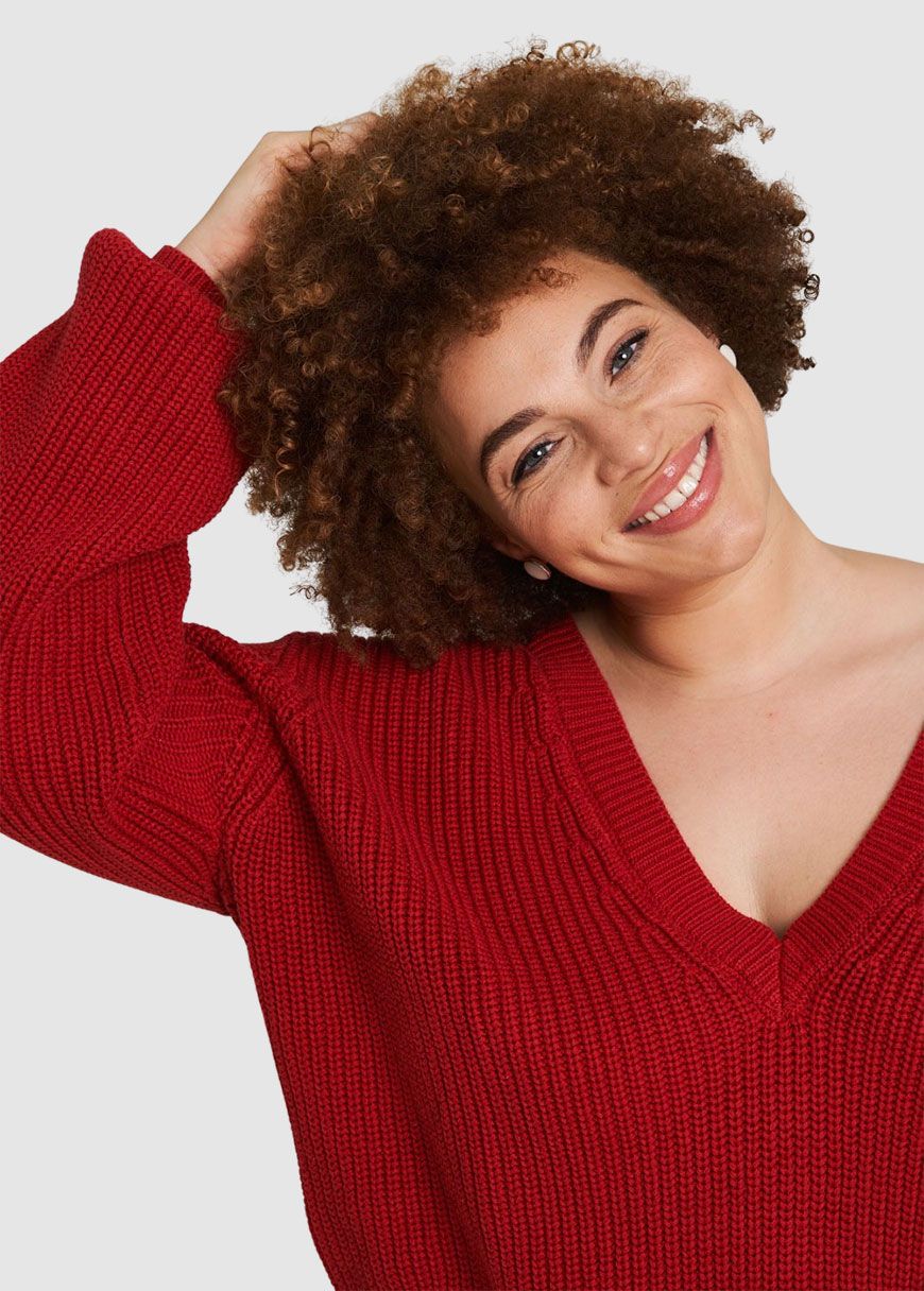 Strickpulli mit V-Ausschnitt Strickpulli mit V-Ausschnitt