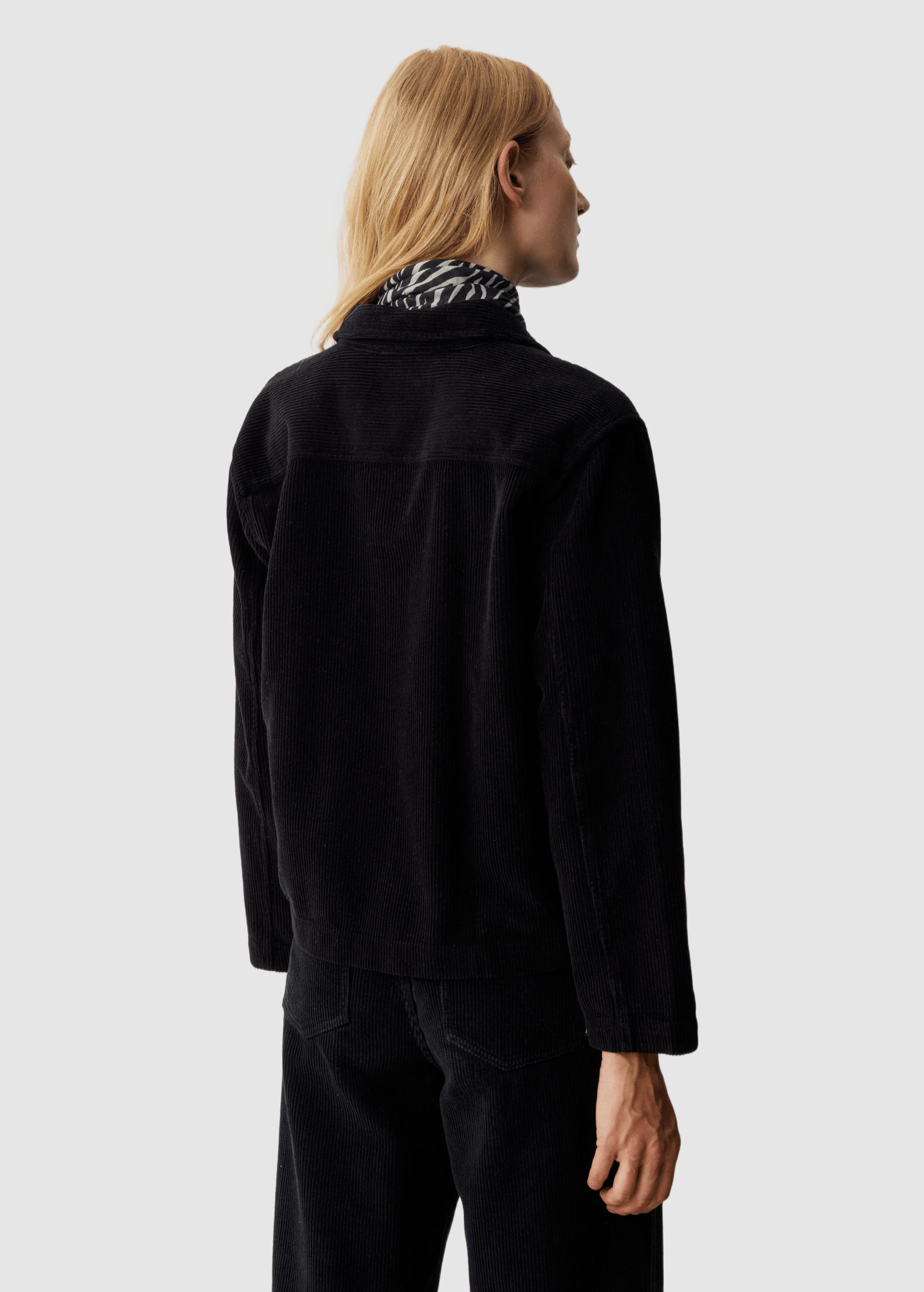 recolution-rhodea-black-3.jpeg Rhodea Black