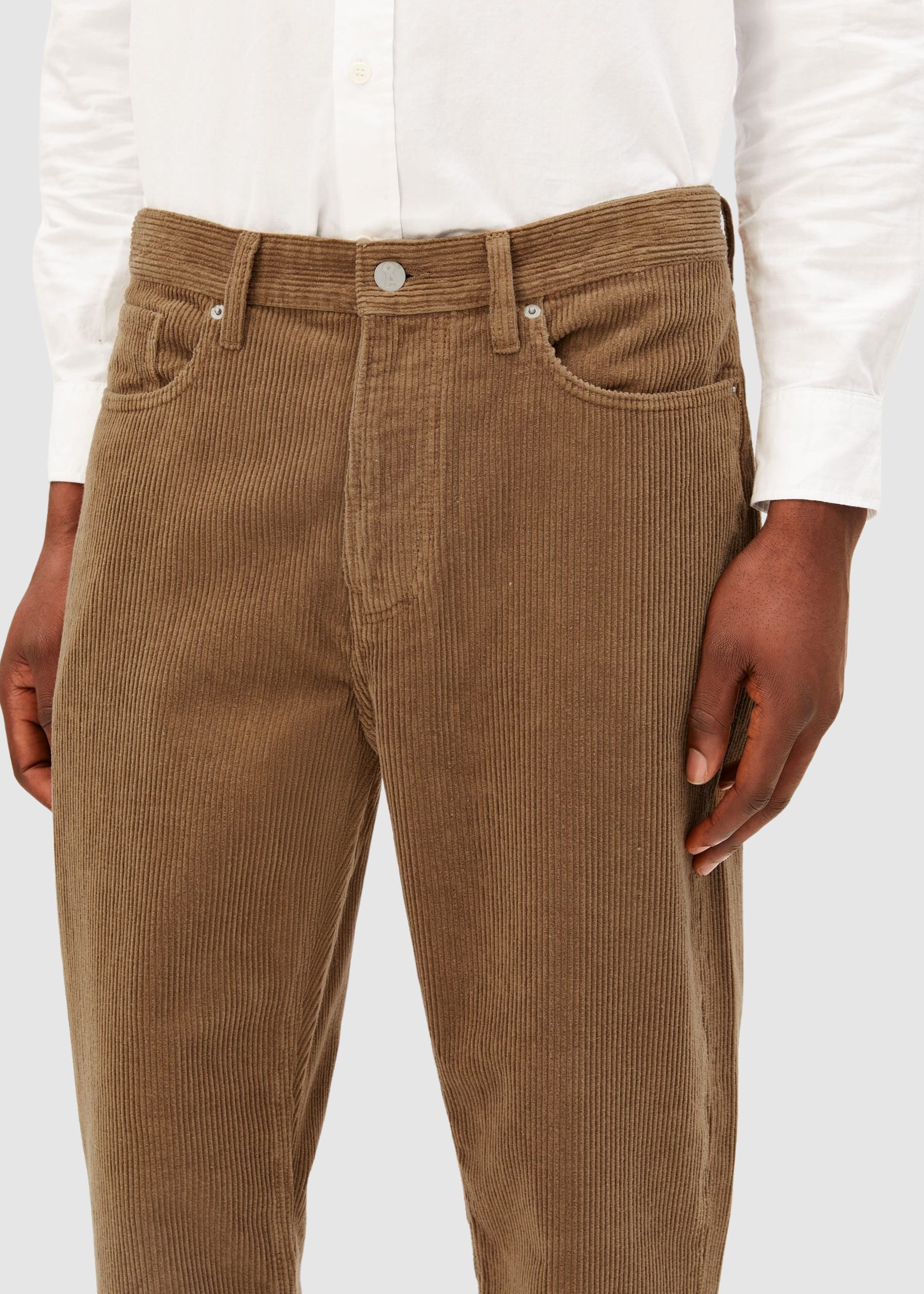 armedangels-maakx-relaxed-corduroy-pant-amberwood-3.jpeg Maakx Relaxed Corduroy Pant Amberwood