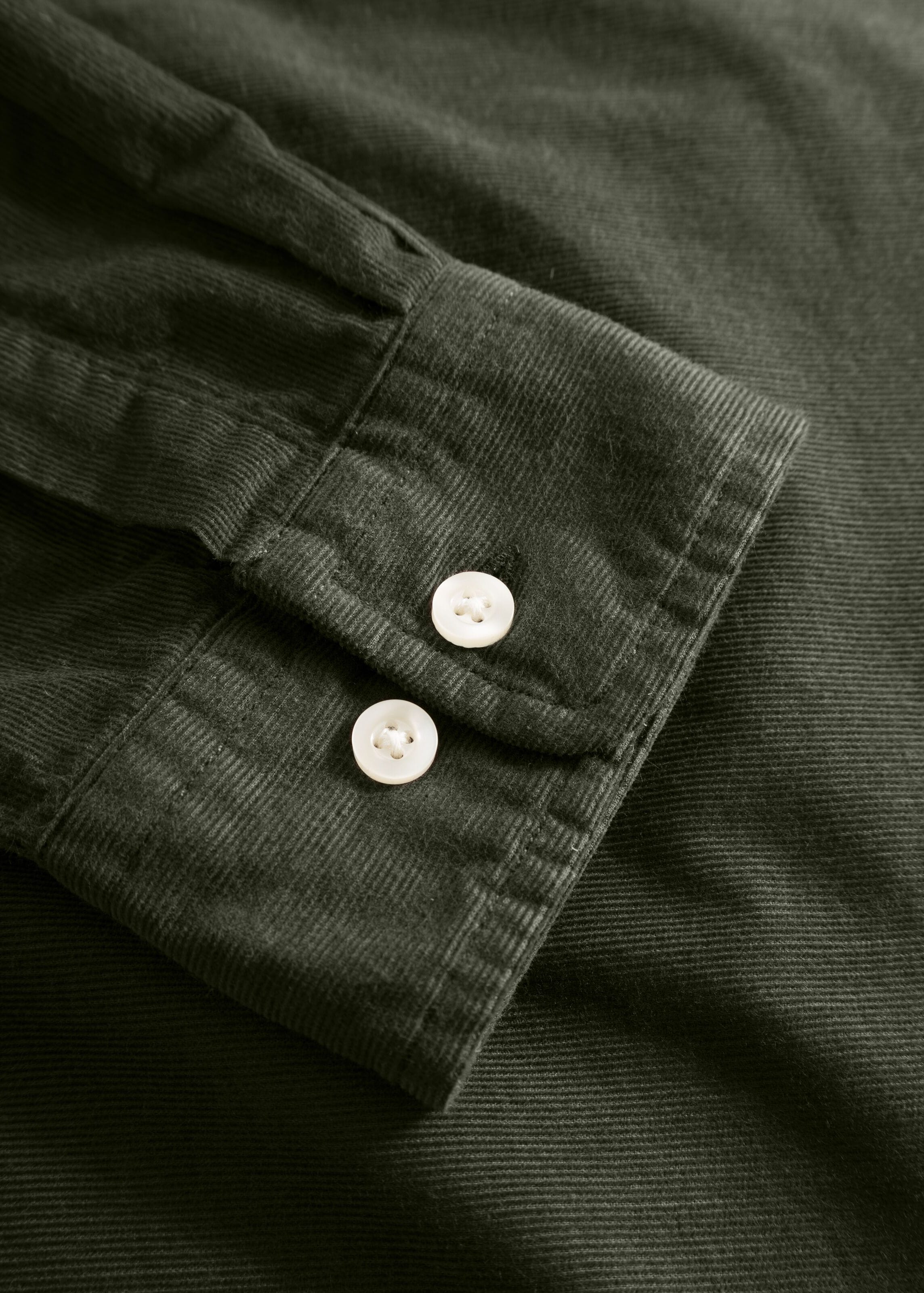 knowledge-cotton-apparel-dune-regular-corduroy-shirt-forrest-night-9.jpeg Dune Regular Corduroy Shirt Forrest Night