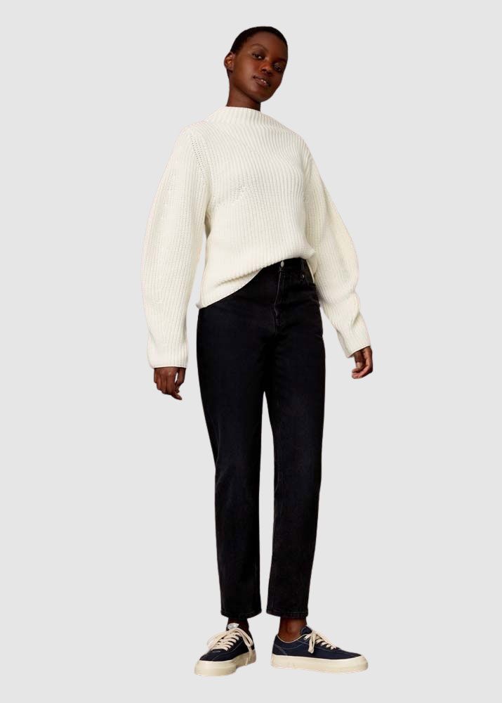 Caroline Cropped Caroline Cropped