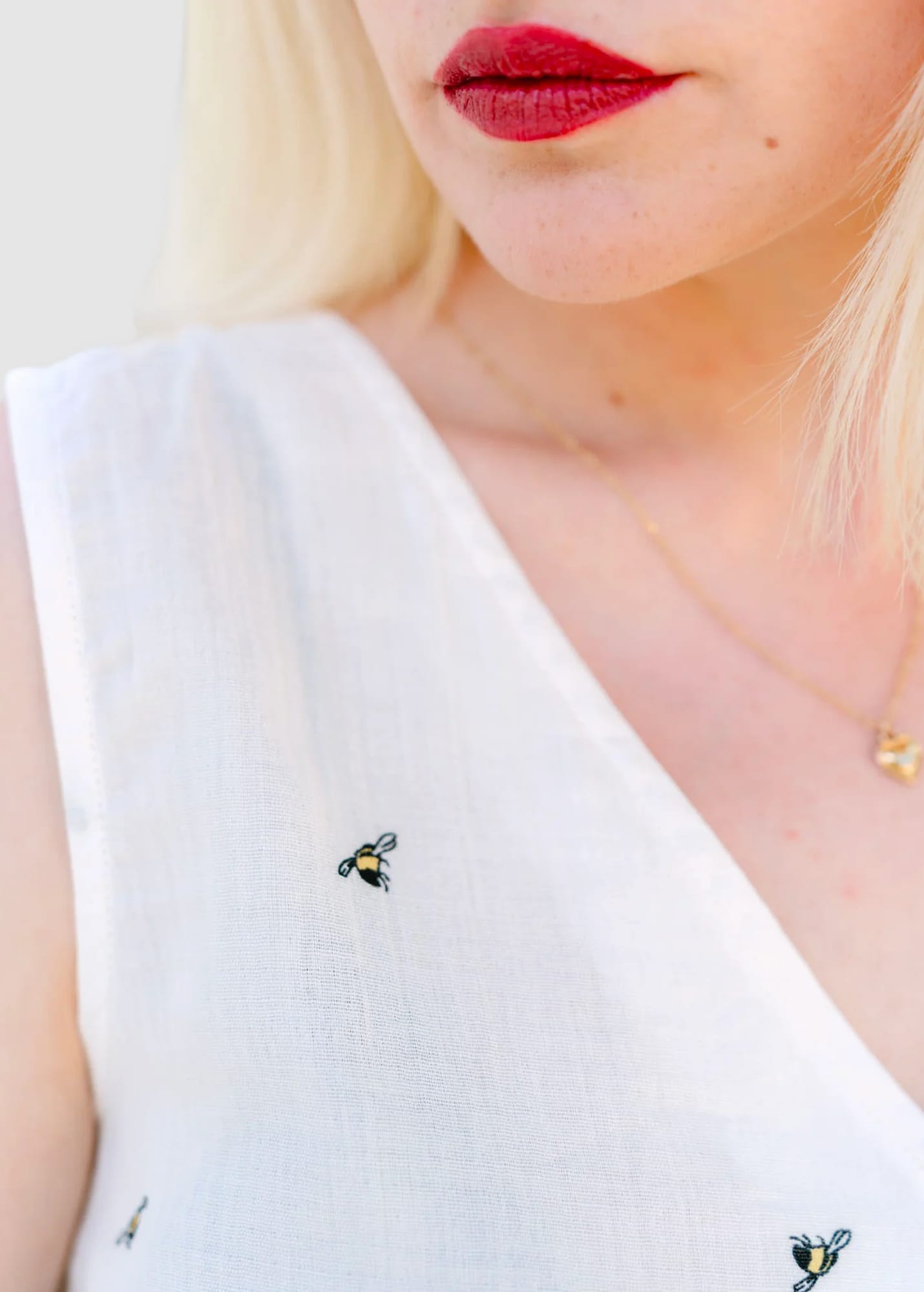 Bee Nice Vest Top White