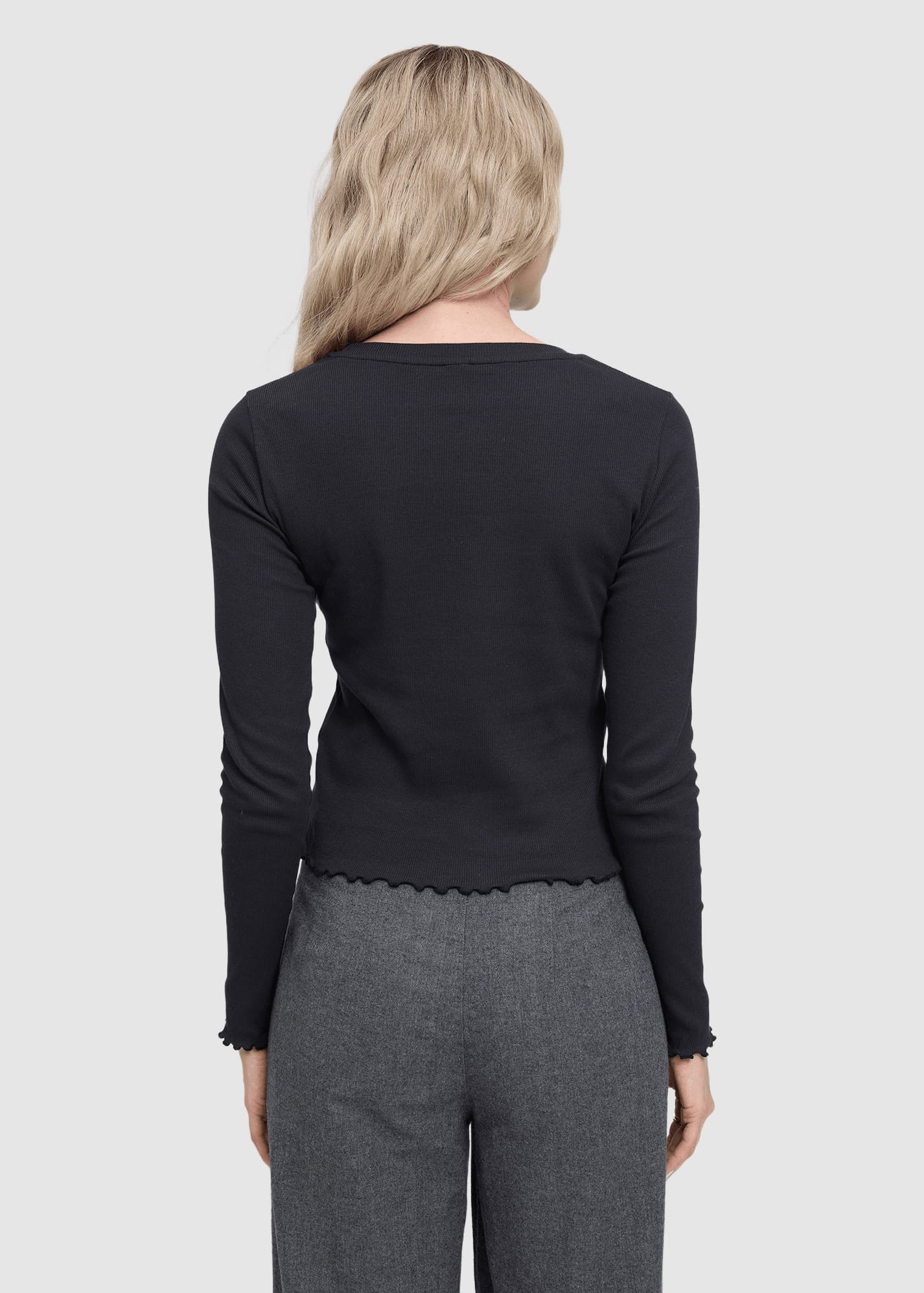 mazine-babylock-hems-longsleeve-black-2.jpeg Babylock Hems Longsleeve Black