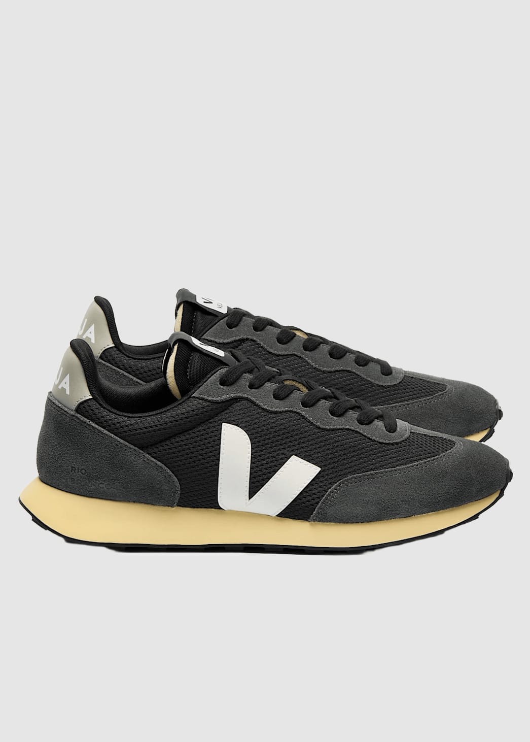 veja-rio-branco-ii-alveomesh-black-white-1.jpeg Rio Branco II Alveomesh Black White
