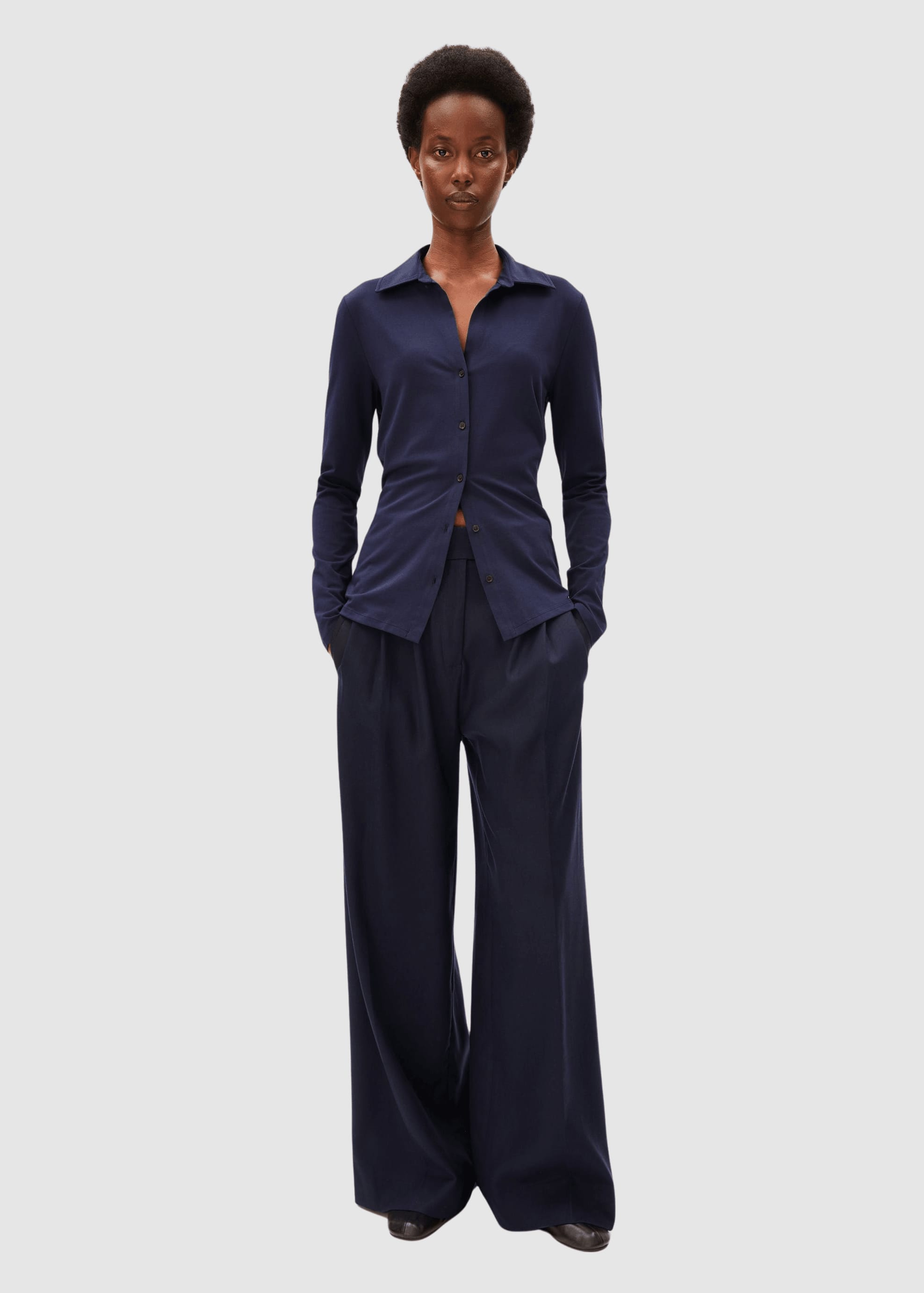 armedangels-nalaannia-blouse-tinted-navy-5.jpeg Nalaannia Blouse Tinted Navy