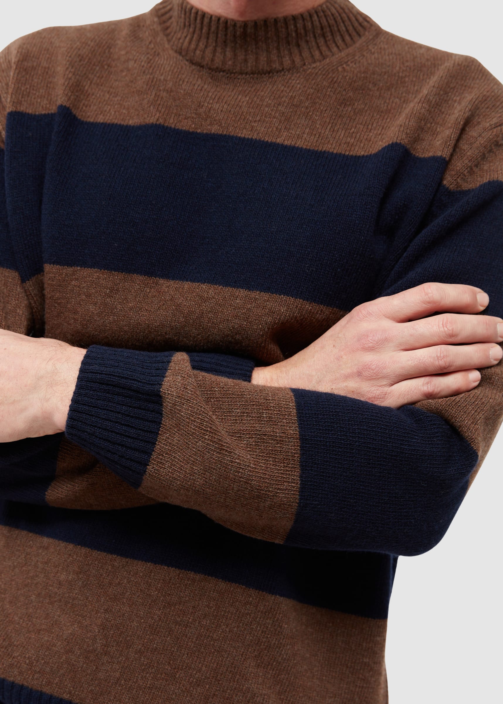 givn-gbivan-oak-brown-midnight-blue-4.jpeg Gbivan Oak Brown / Midnight Blue