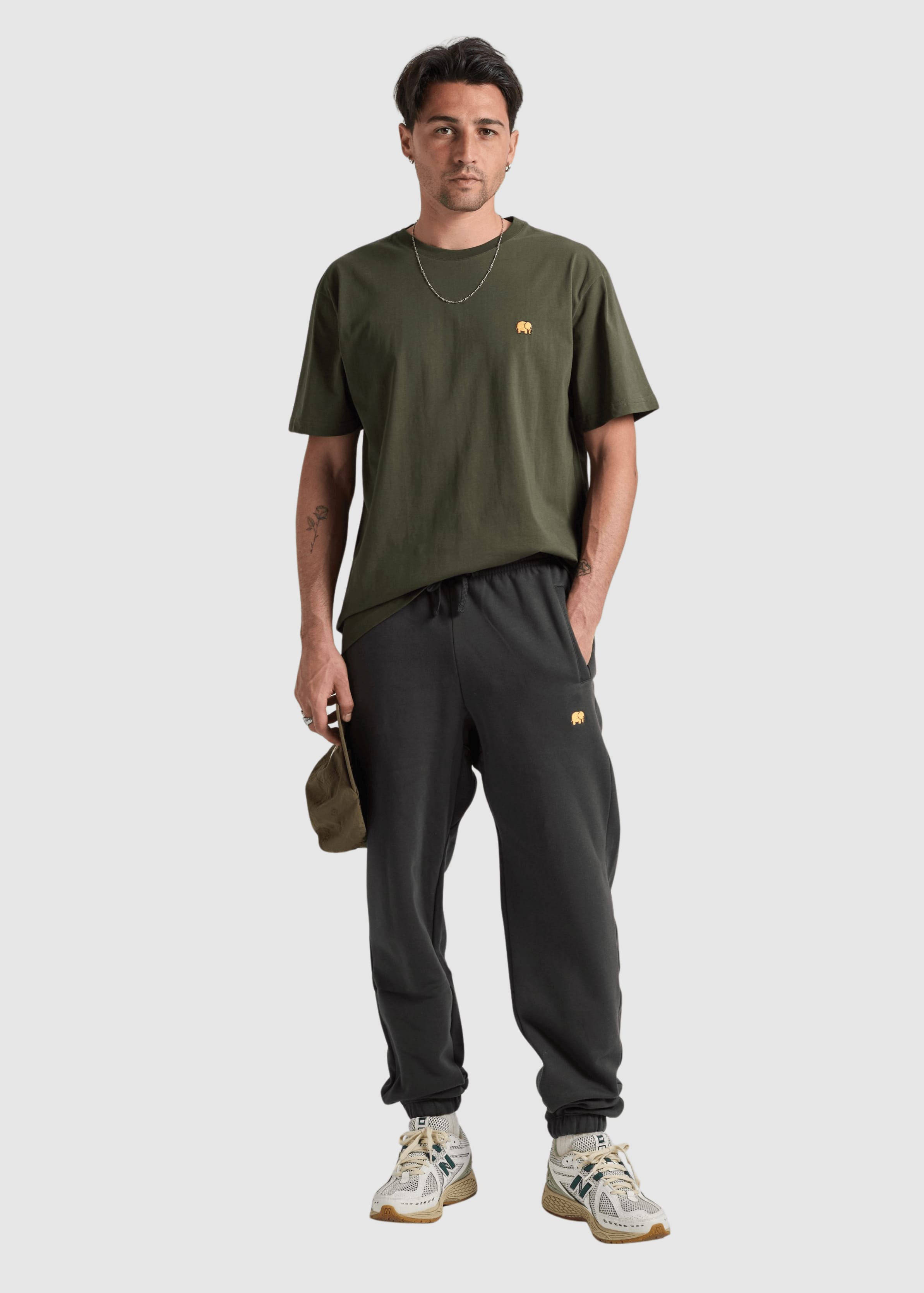 trendsplant-organic-essential-t-shirt-kombu-green-3.jpeg Organic Essential T-Shirt Kombu Green