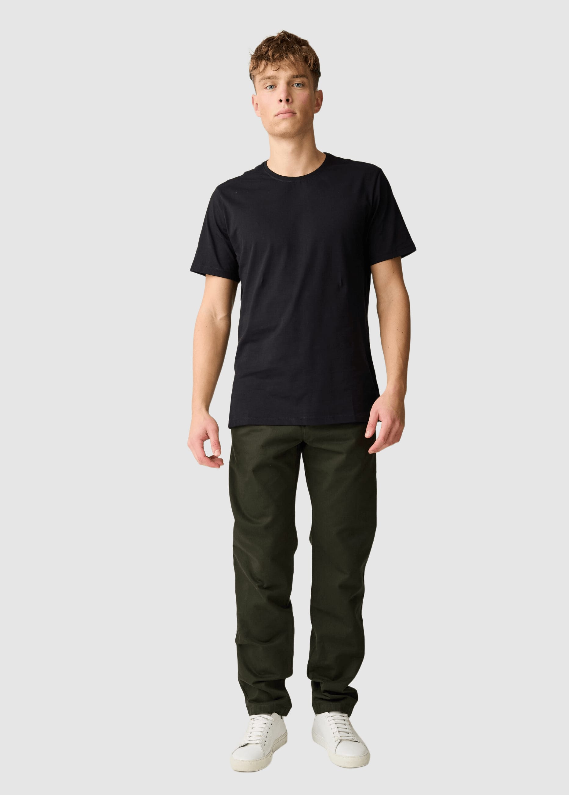 knowledge-cotton-apparel-chuck-regular-chino-twill-pants-forrest-night-1.jpeg Chuck Regular Chino Twill Pants Forrest Night