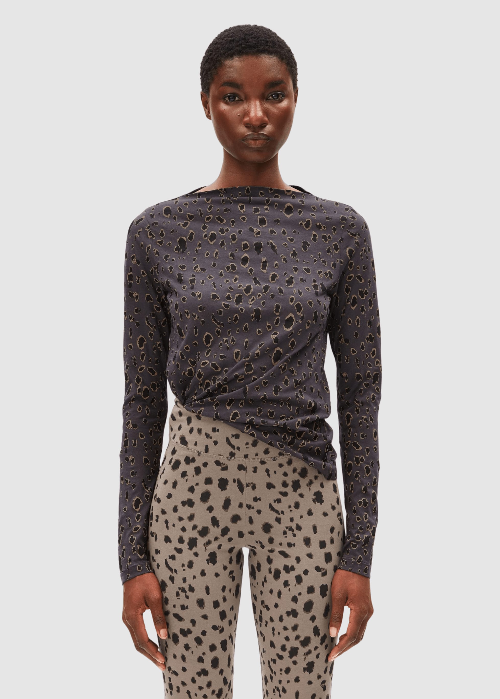 Leo Longsleeve Dark Steel Leo Longsleeve Dark Steel