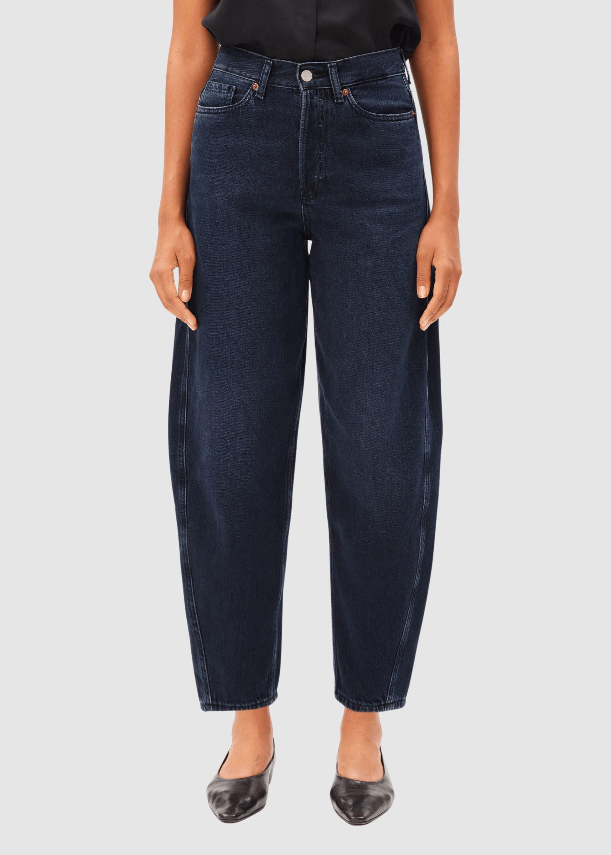 armedangels-baarly-high-waist-barrel-jean-fluid-ink-1.jpeg Baarly High Waist Barrel Jean Fluid Ink