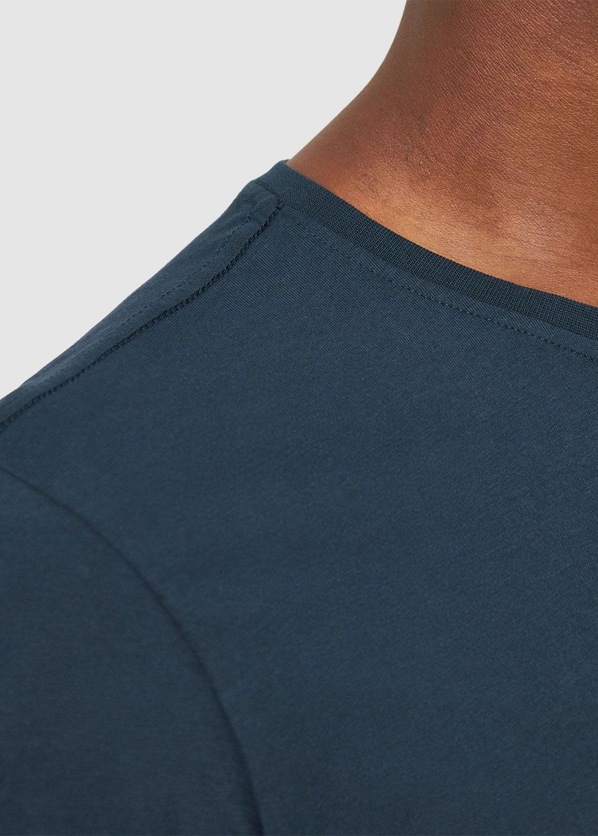 Basic T-Shirt Basic T-Shirt