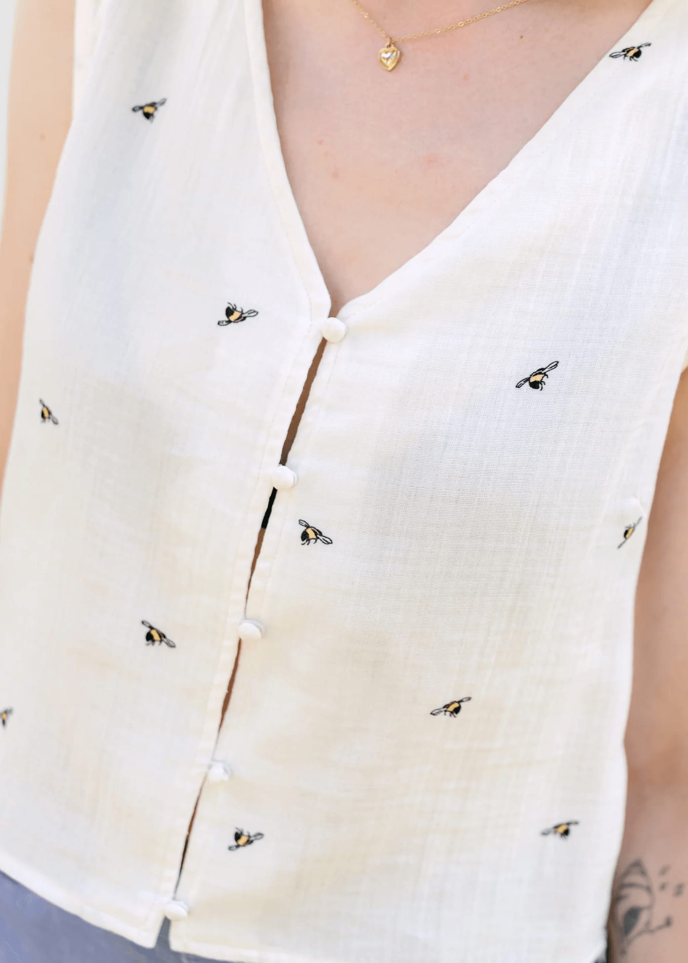 Bee Nice Vest Top White