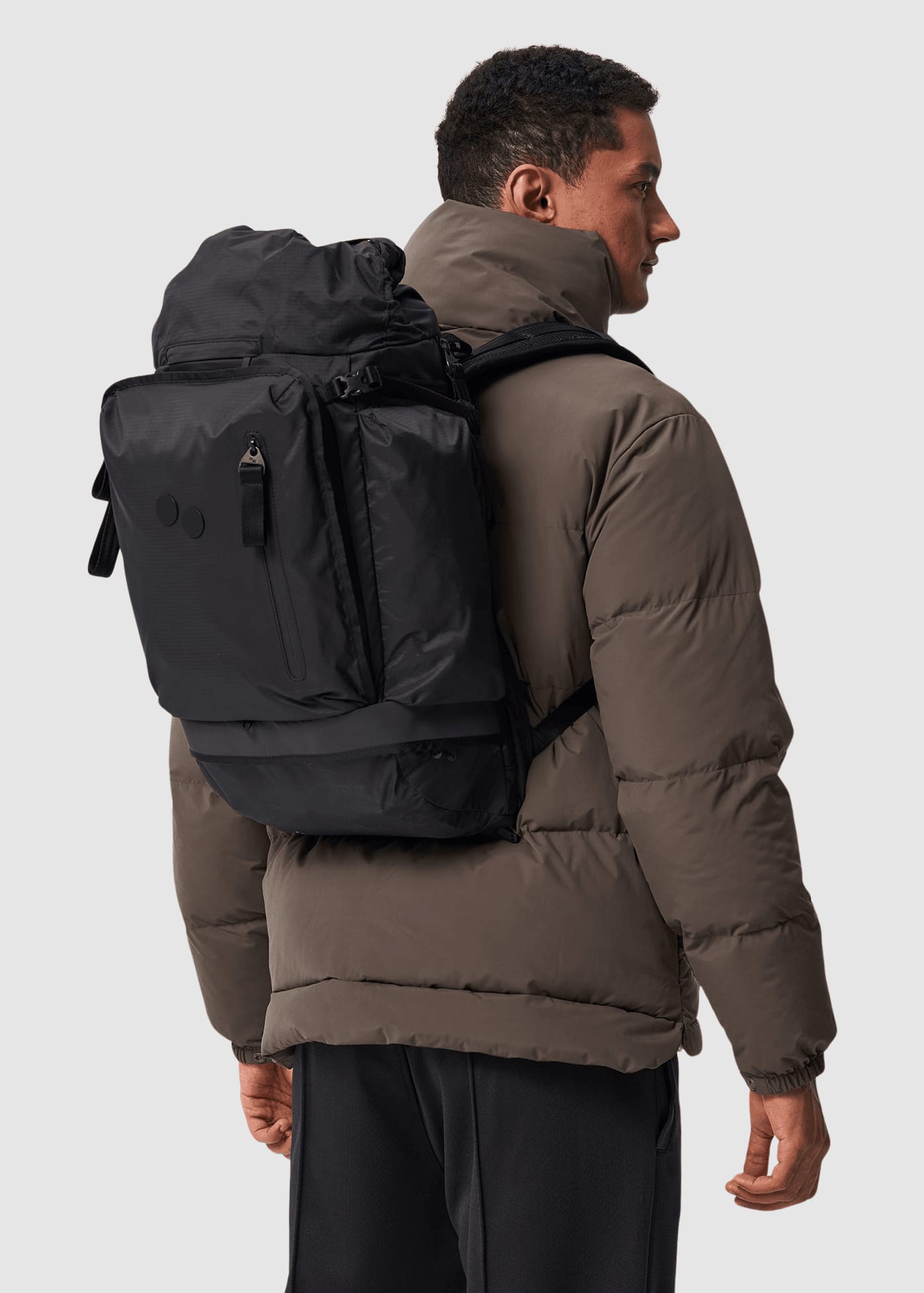 Komut Medium Pure Black