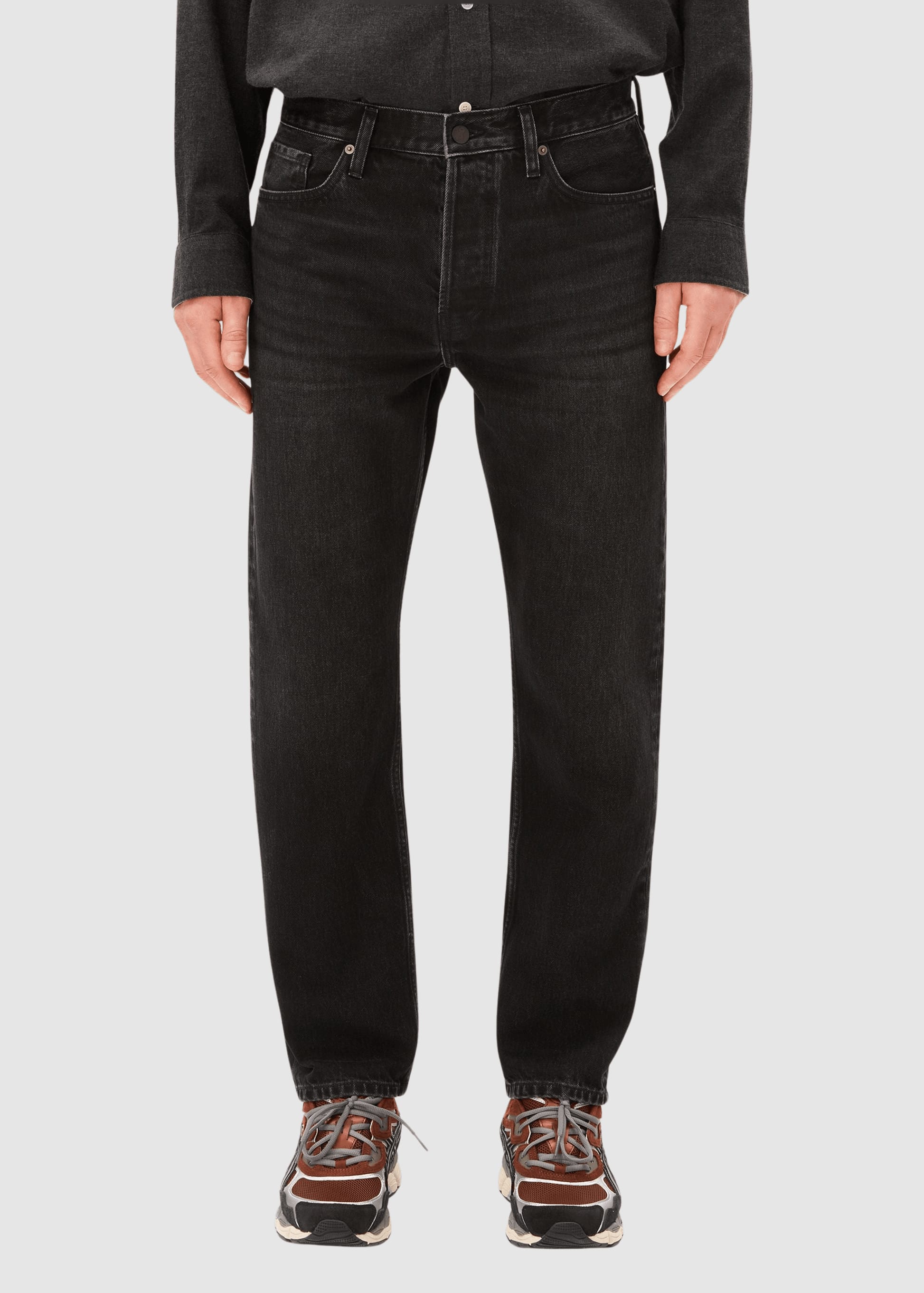 armedangels-maadox-classic-straight-jean-phantom-1.jpeg Maadox Classic Straight Jean Phantom