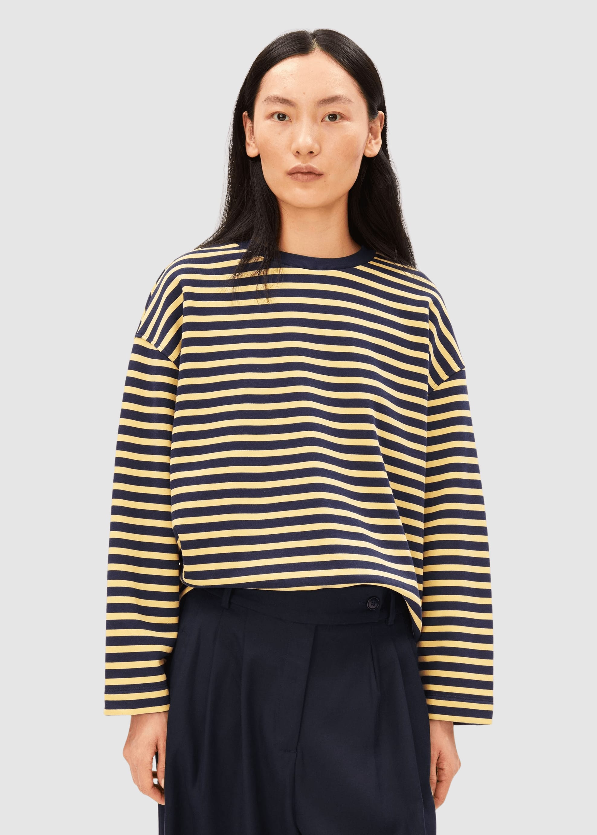 armedangels-frankaa-maarlen-stripe-sweat-golden-hay-tinted-navy-1.jpeg Frankaa Maarlen Stripe Sweat Golden Hay Tinted Navy