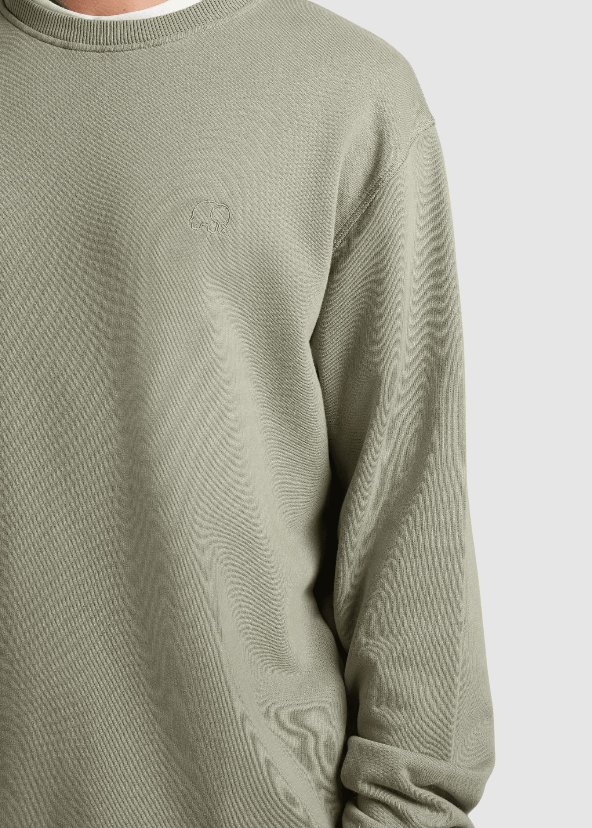 trendsplant-essential-sweatshirt-agave-green-3.jpeg Essential Sweatshirt Agave Green