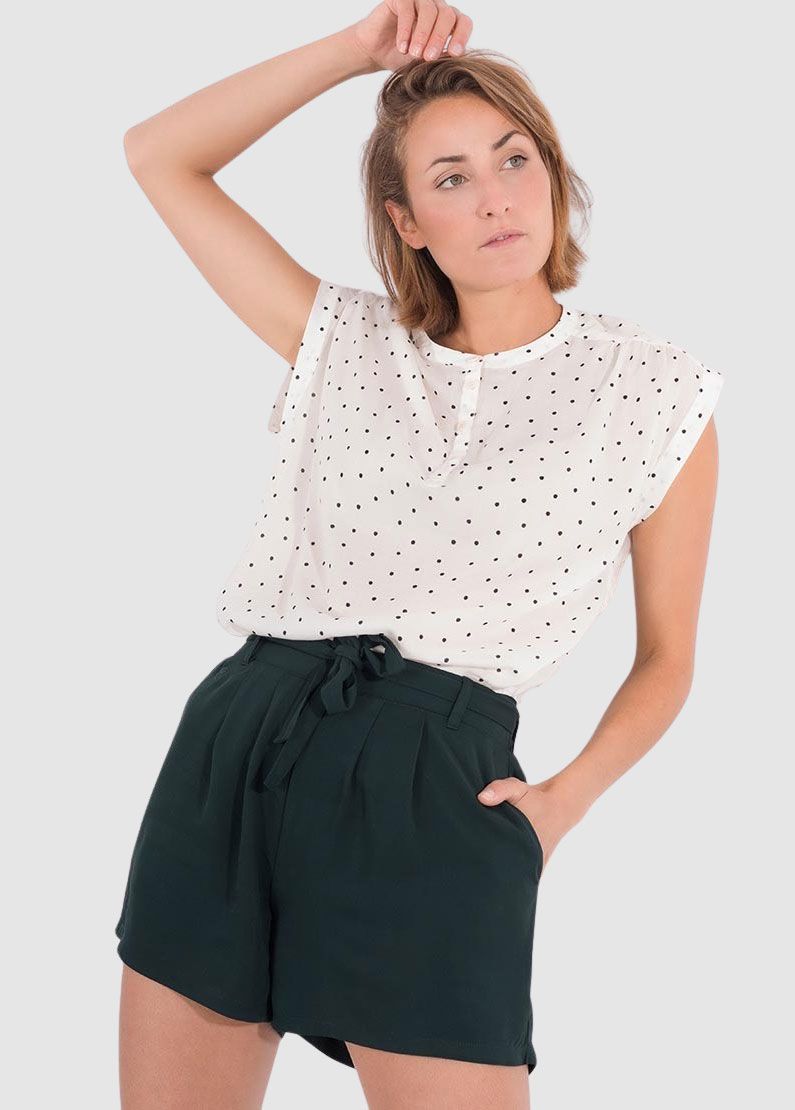 Short Lilly Short Lilly