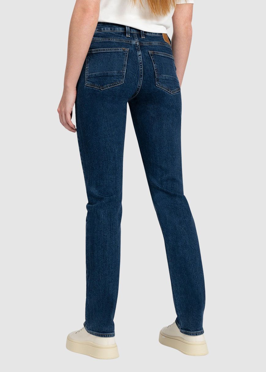 Sara Straight Sara Straight