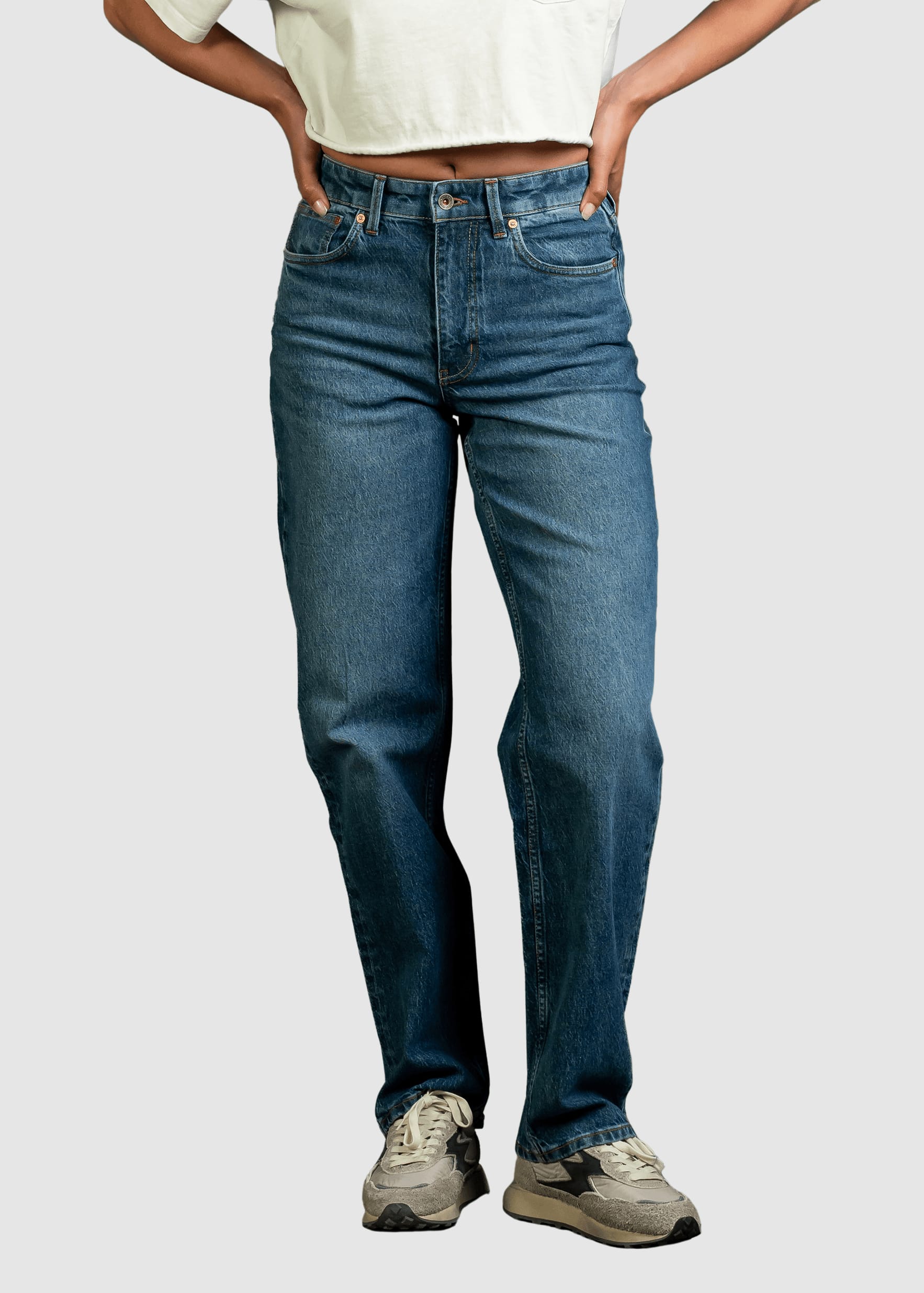 kuyichi-lola-mom-jeans-vital-fade-1.jpeg Lola Mom Jeans Vital Fade
