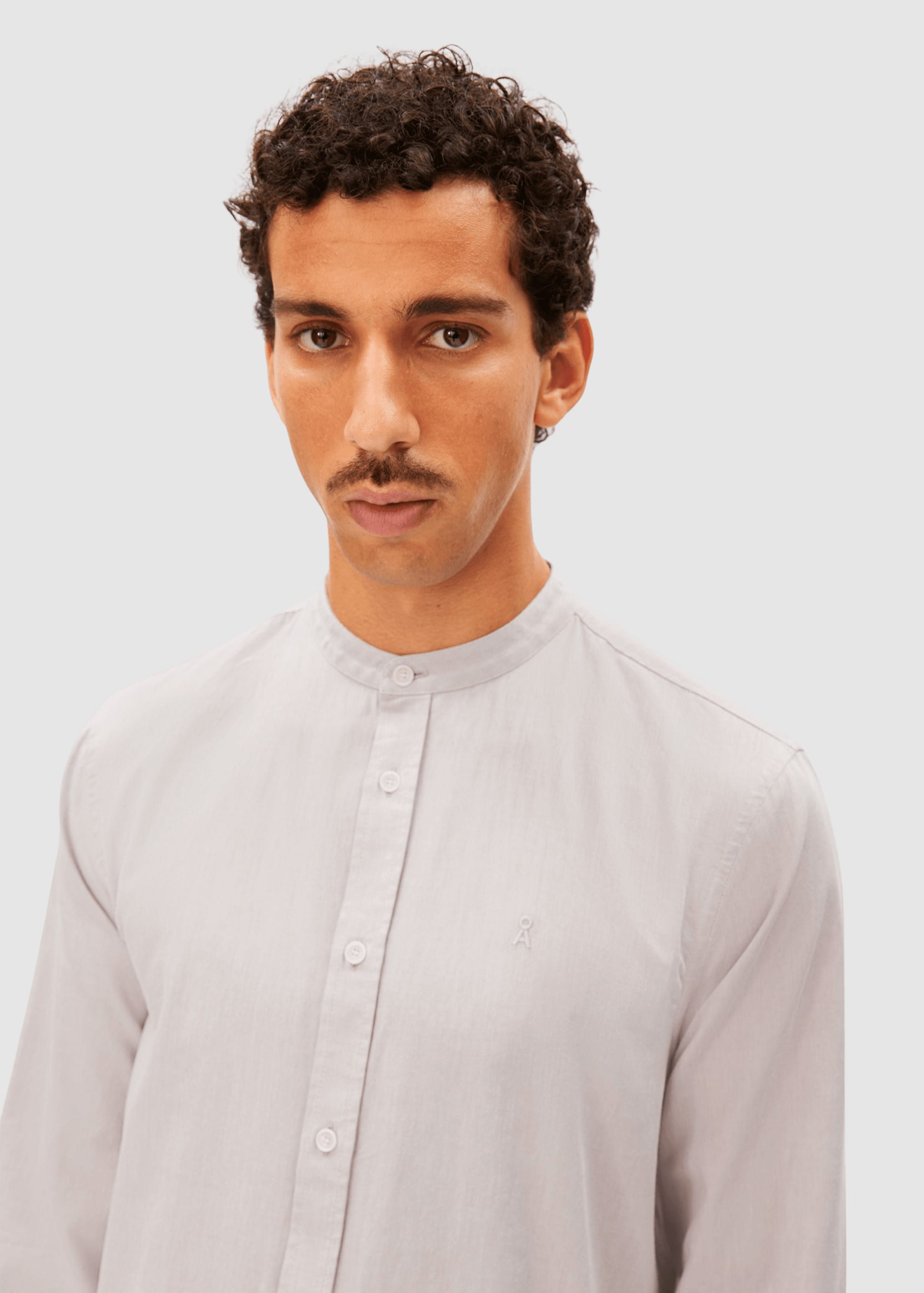 armedangels-tomaasas-longsleeve-shirt-light-sage-3.jpeg Tomaasas Longsleeve Shirt Light Sage