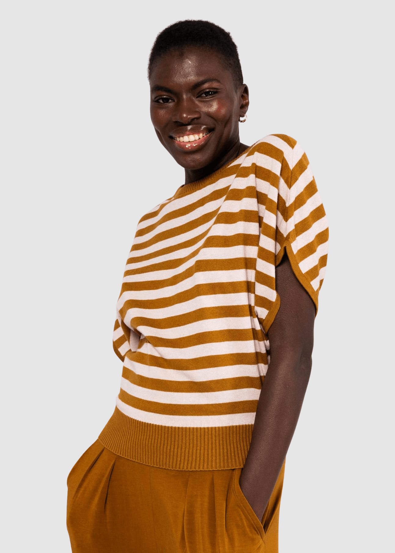 Picnic Friend Chic Knit Stripe Brown Picnic Friend Chic Knit Stripe Brown