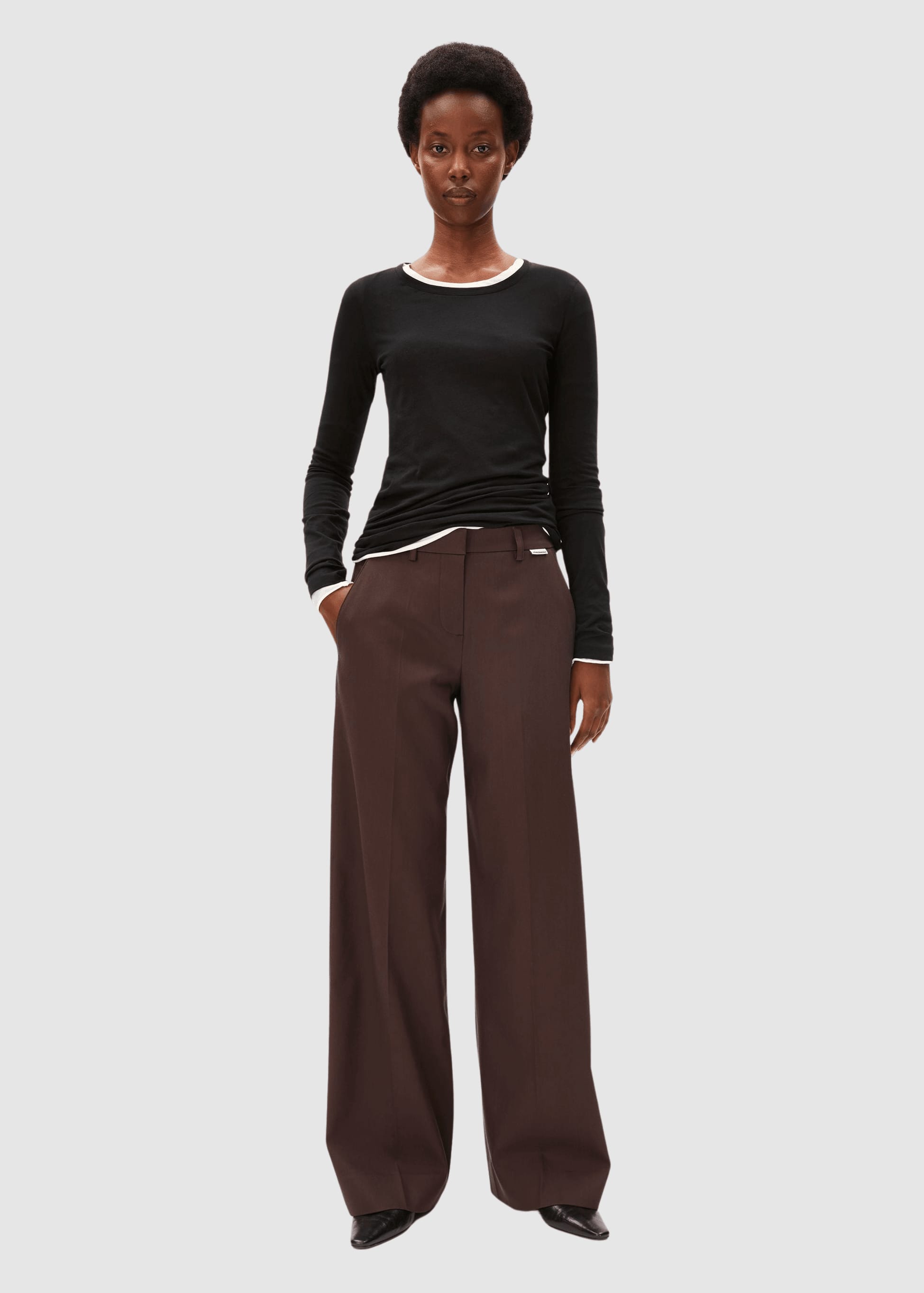 Leandraa Pant Claystone