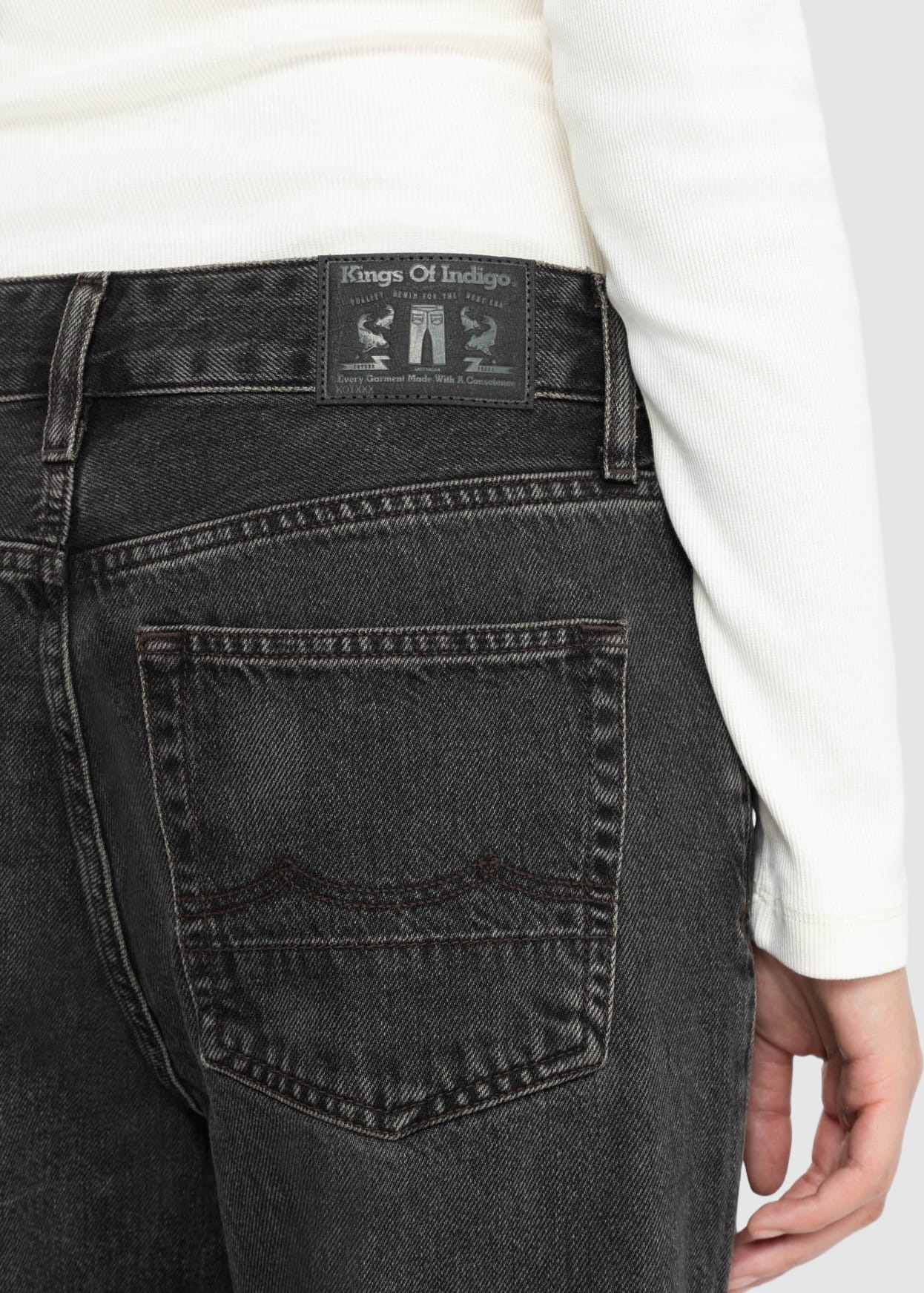 kings-of-indigo-k-o-i-joan-vilma-brown-black-worn-6.jpeg Joan Vilma Brown Black Worn