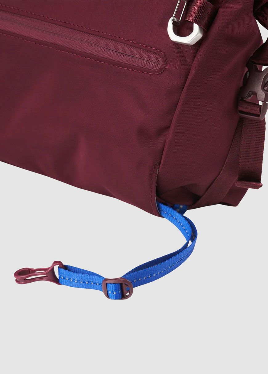 pinqponq_aksel_AW_25_PP_PPC_AKS_001_Changeant_Glazed_Red_5_8e805a27a3 Aksel