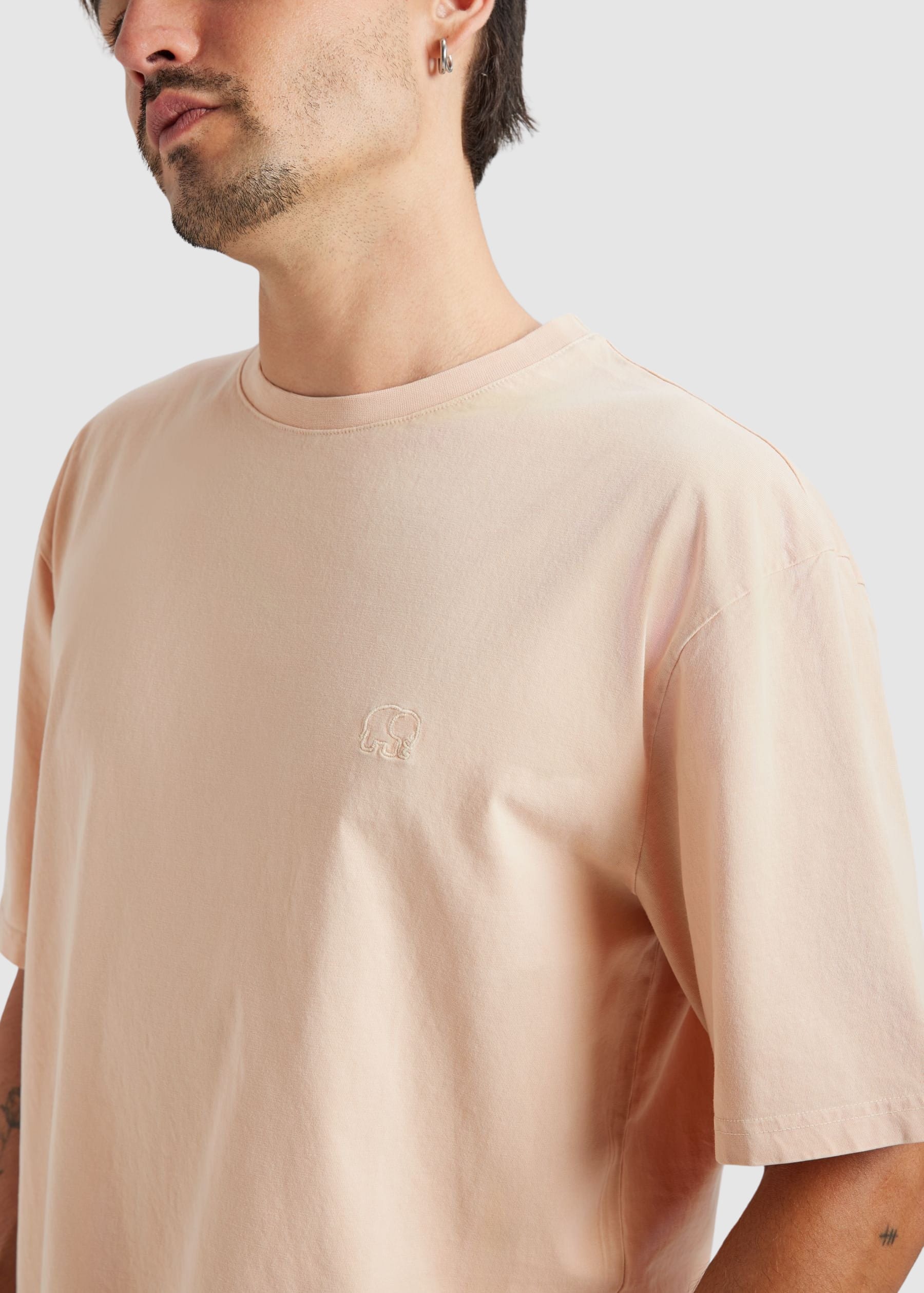 trendsplant-essential-sunwashed-t-shirt-smoke-gray-grey-3.jpeg Essential Sunwashed T-Shirt Smoke Gray Grey
