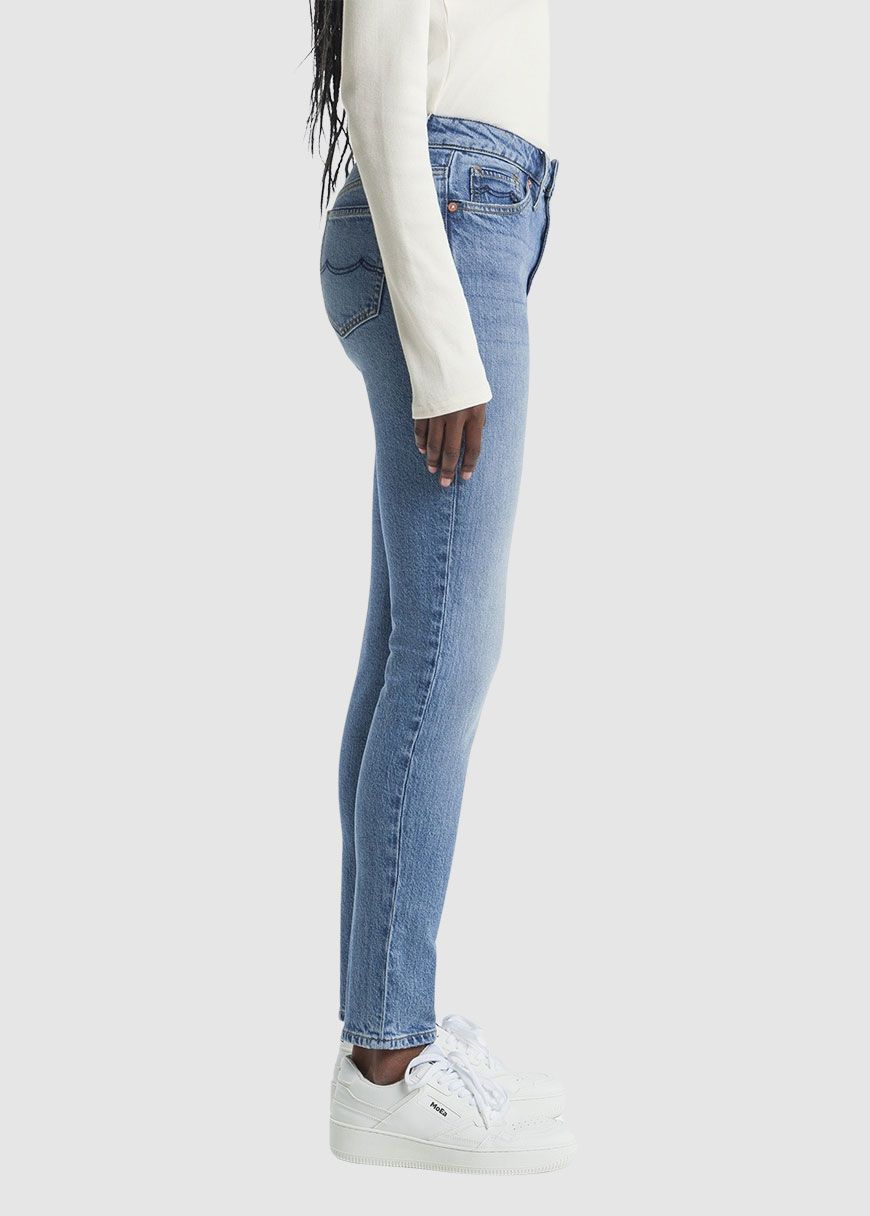 Juno Medium Juno Medium