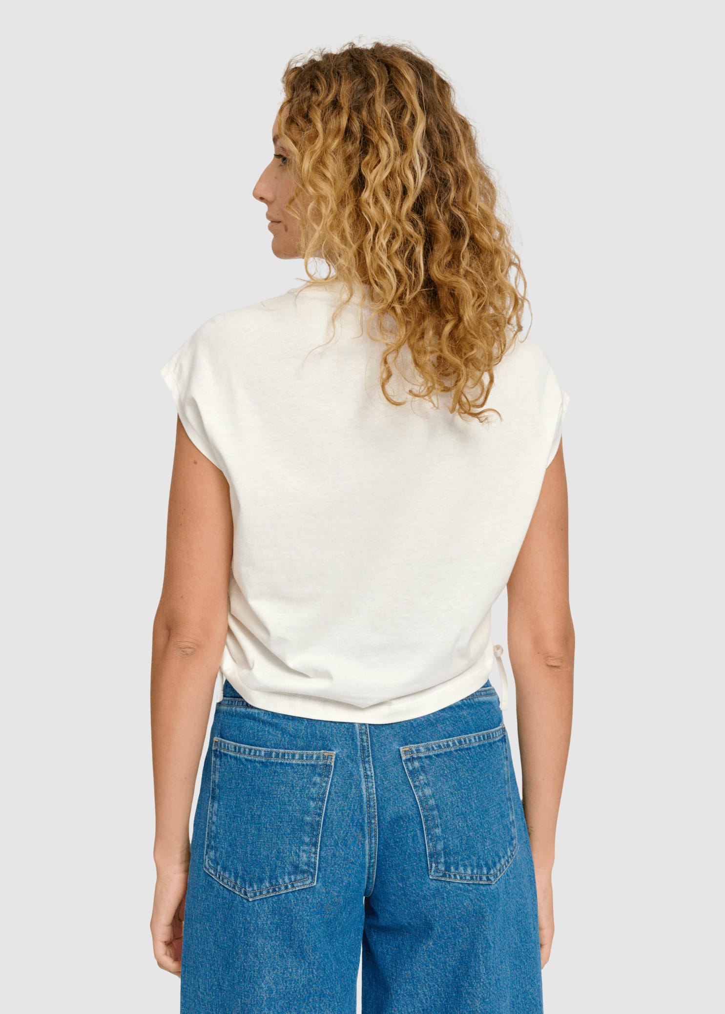 Tie Detail T-Shirt Offwhite Tie Detail T-Shirt Offwhite