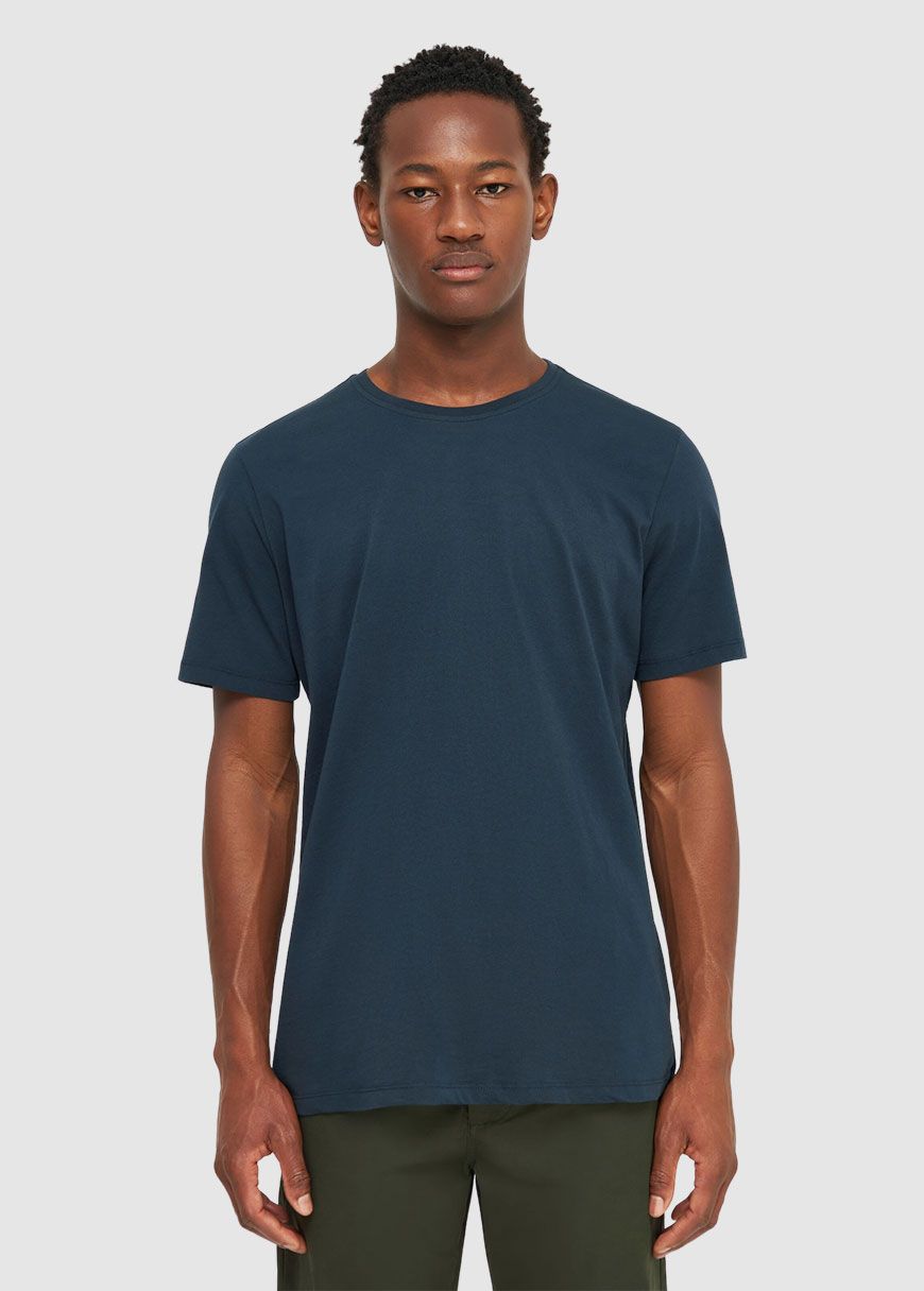Basic T-Shirt Basic T-Shirt
